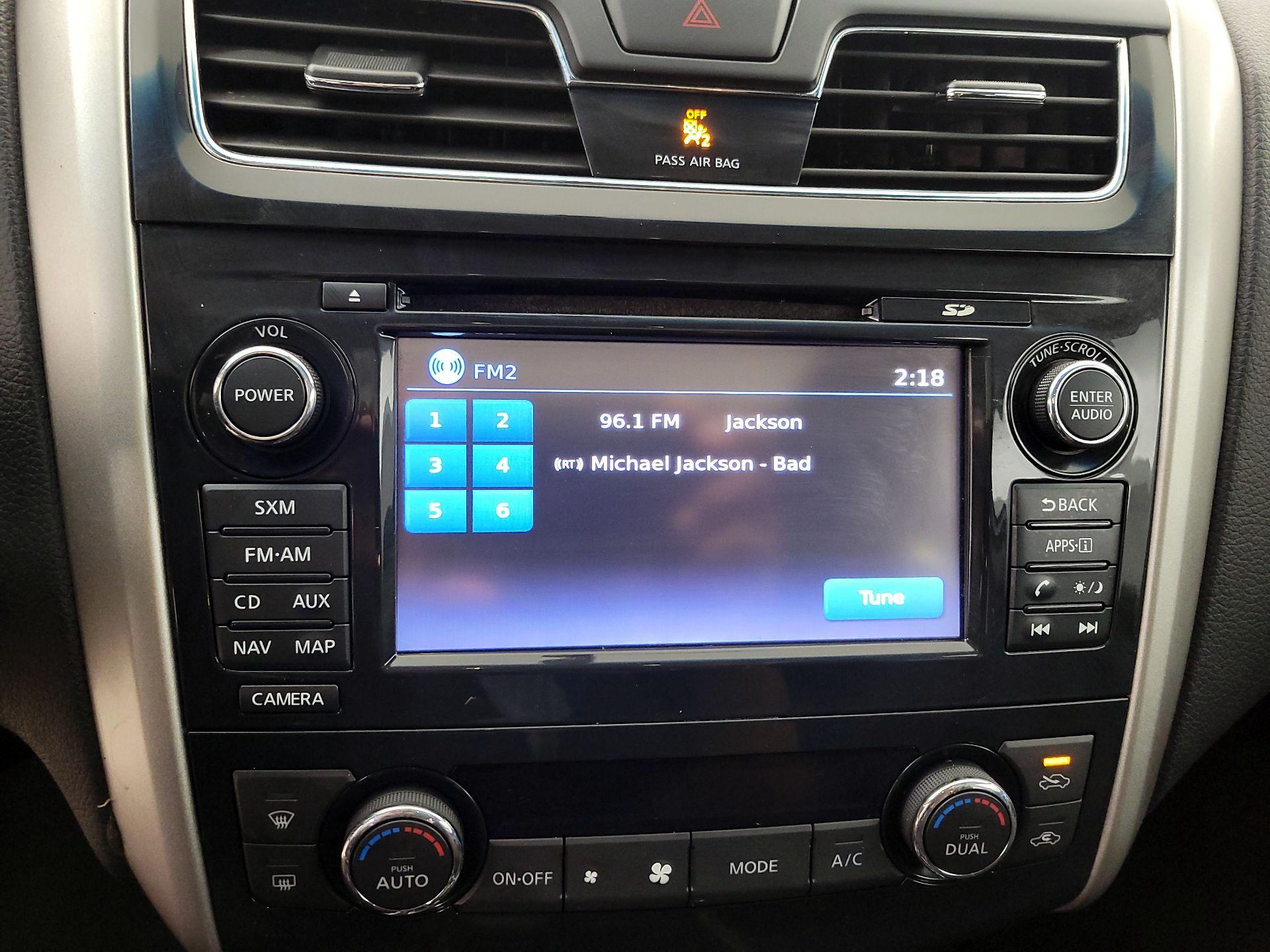 Thumbnail: 2014 Nissan Altima - 16
