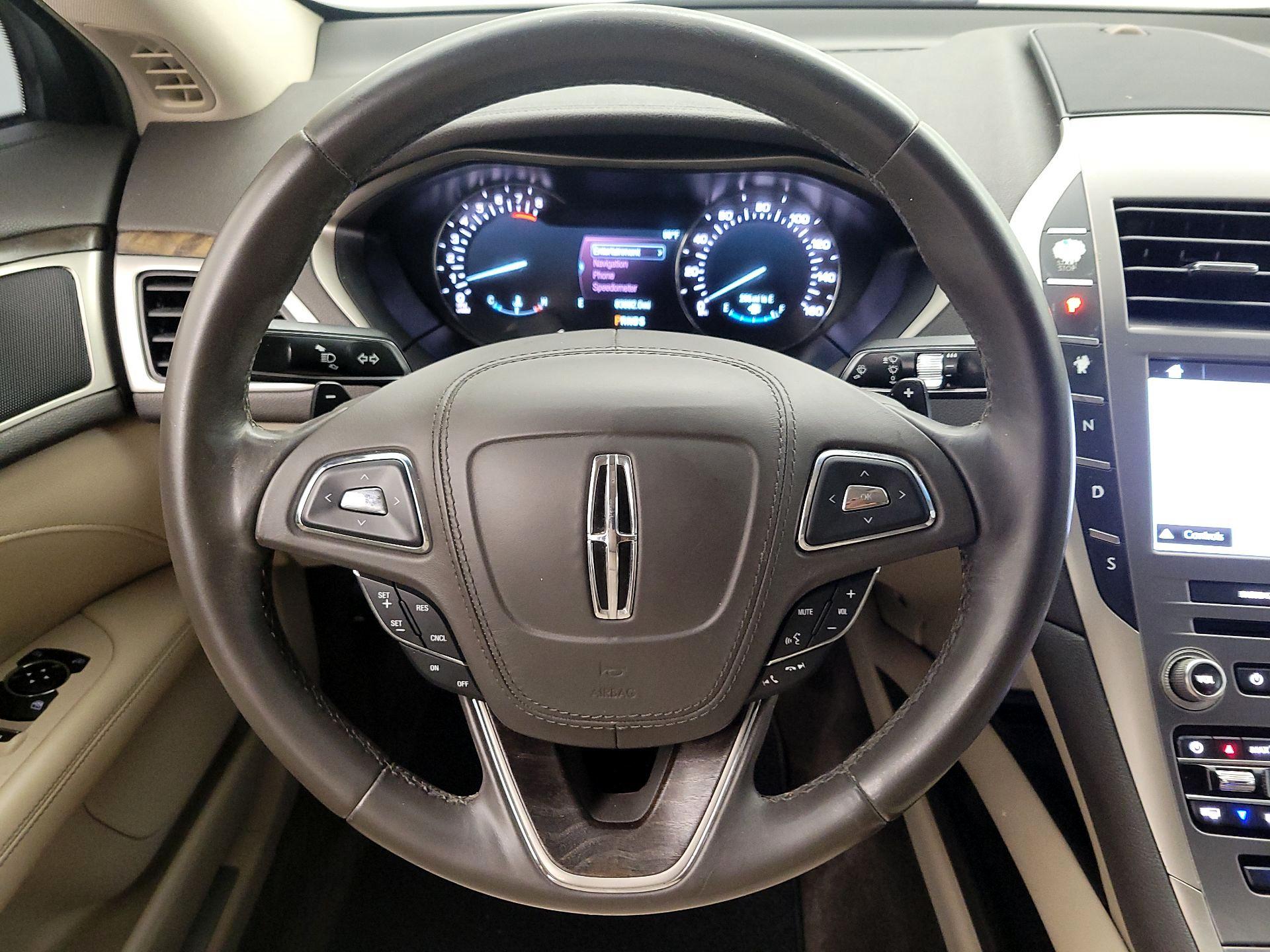 Thumbnail: 2017 Lincoln MKZ - 10