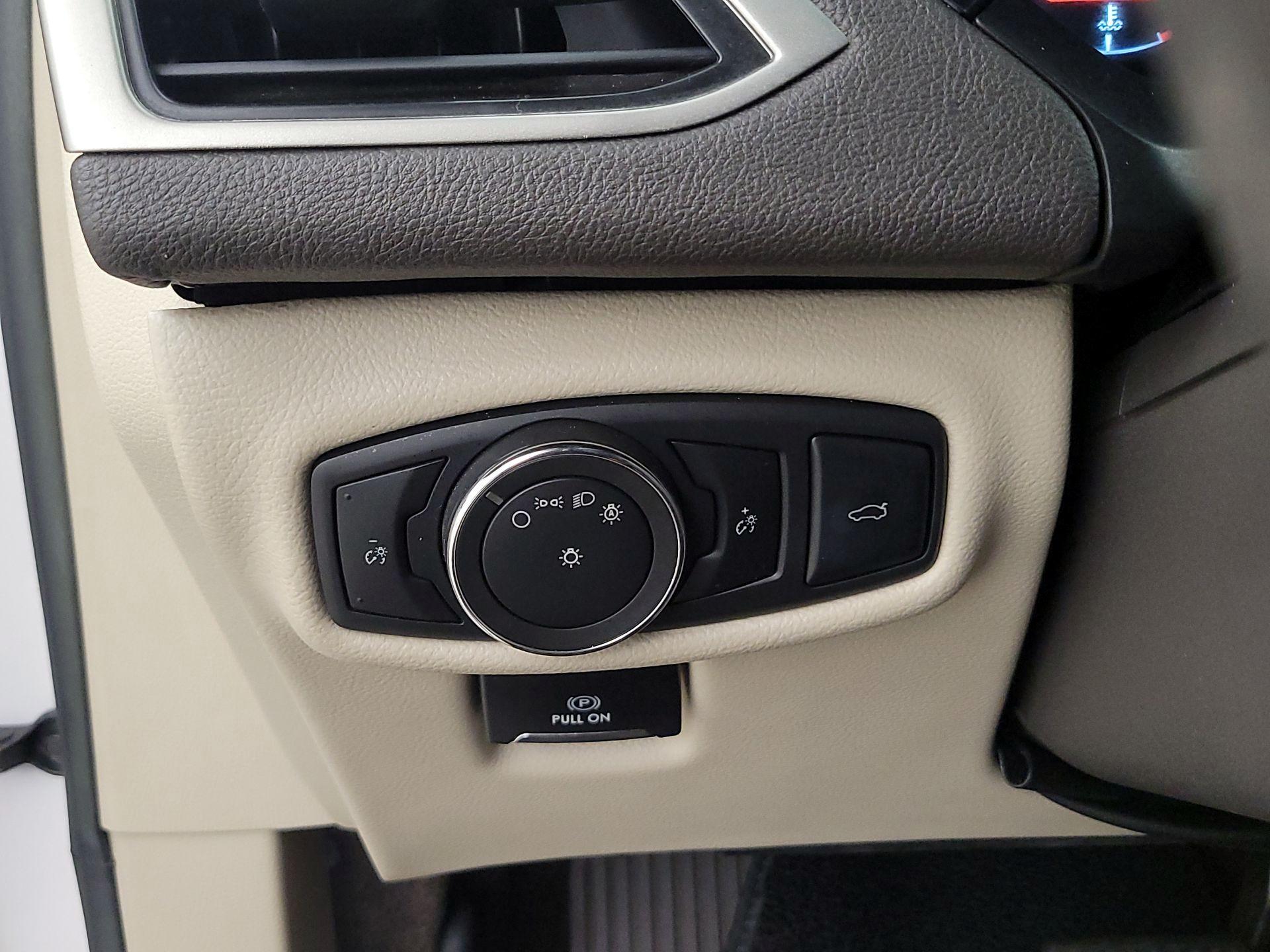 Thumbnail: 2017 Lincoln MKZ - 13