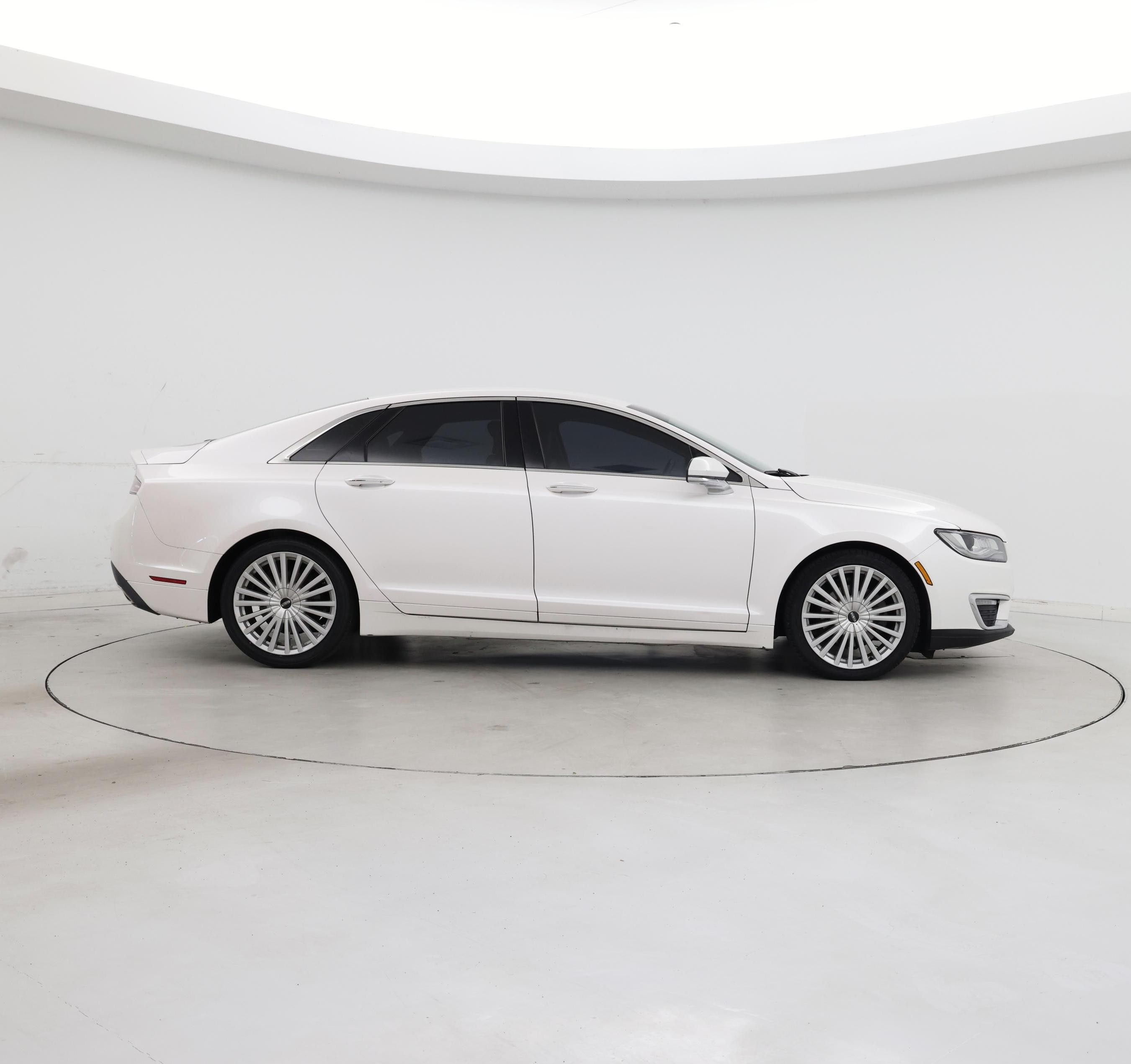 Thumbnail: 2017 Lincoln MKZ - 7