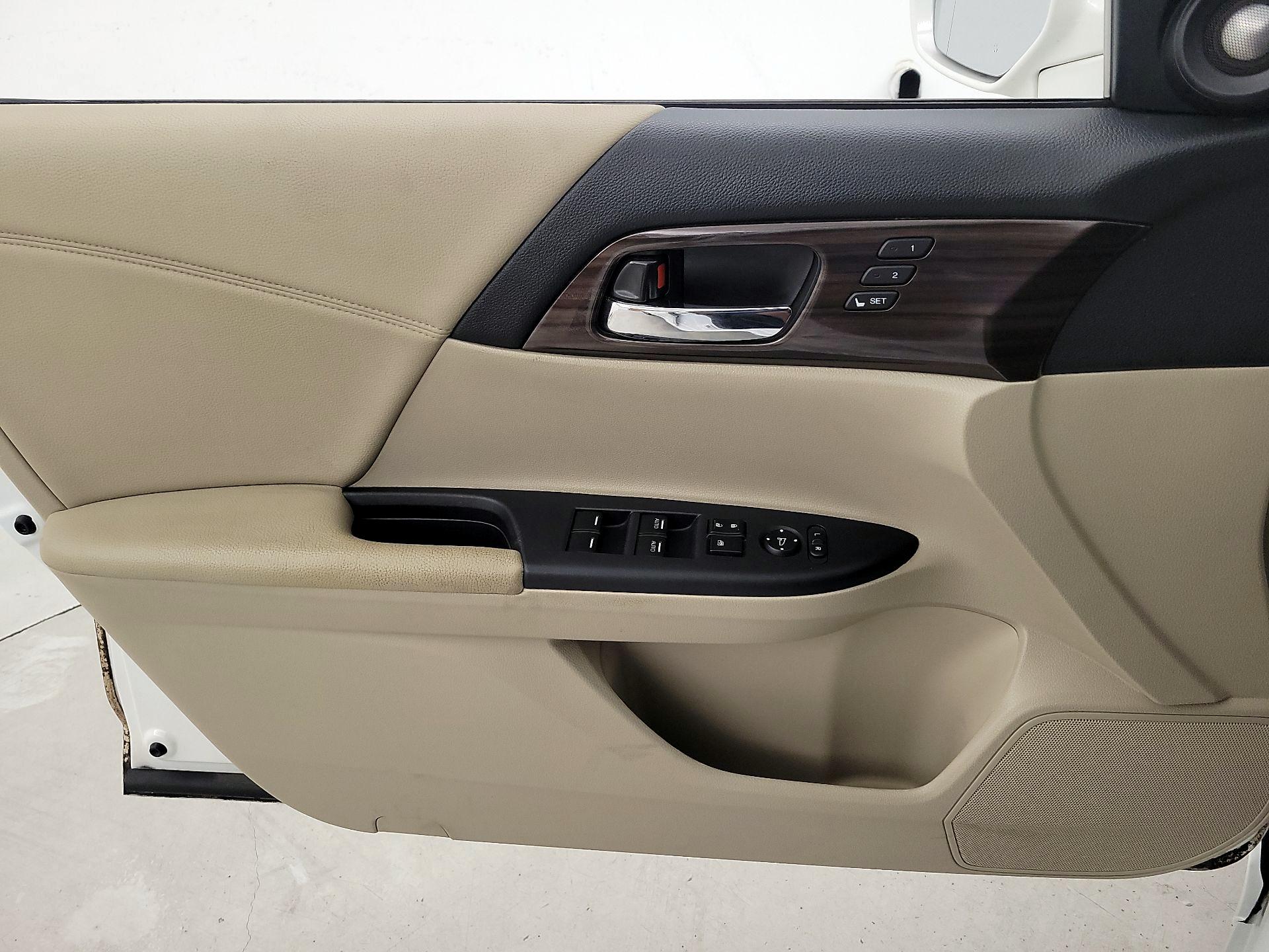 Thumbnail: 2016 Honda Accord - 12