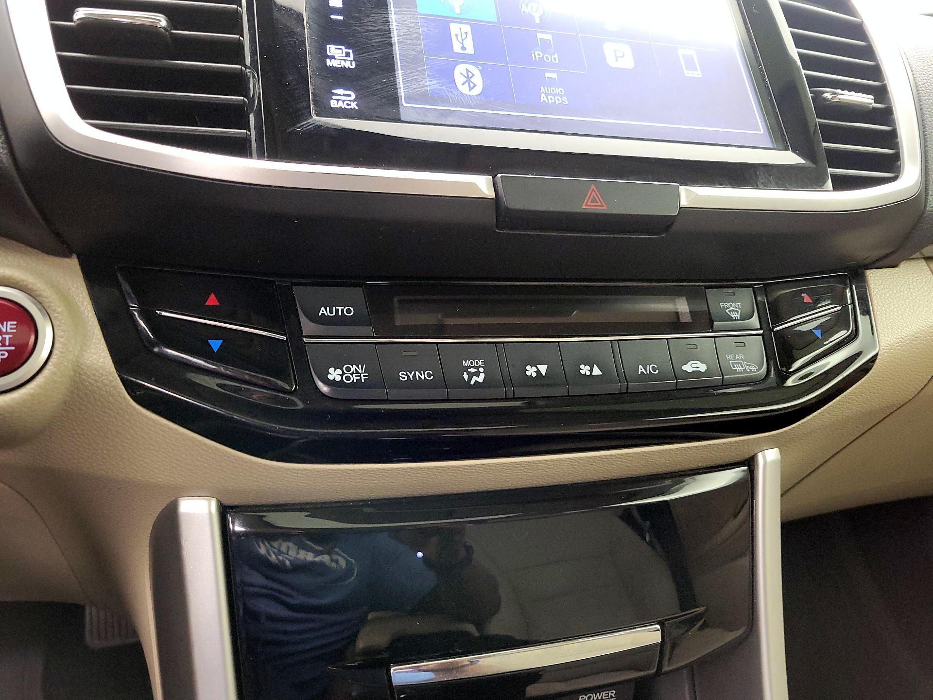 Thumbnail: 2016 Honda Accord - 17