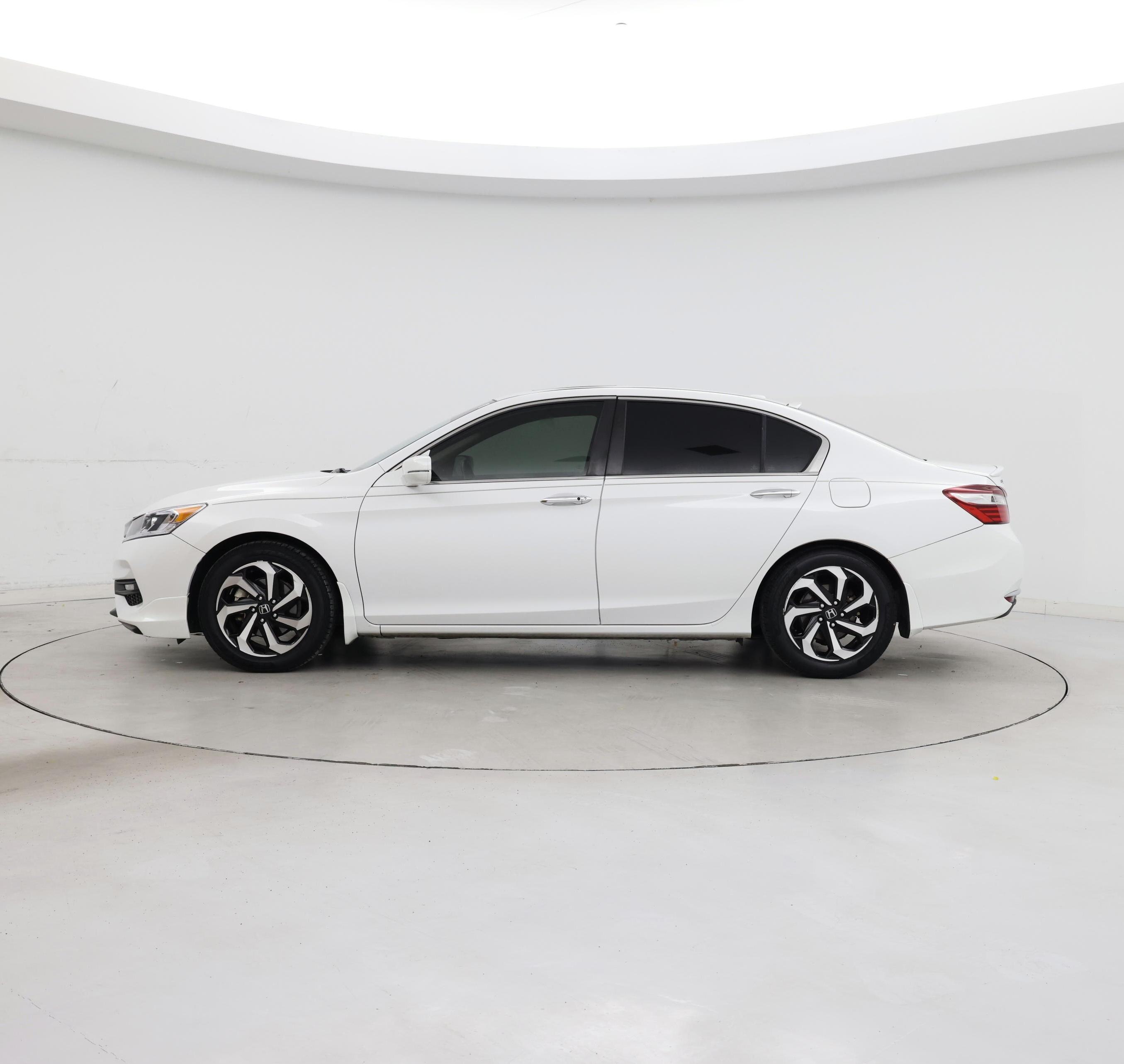 Thumbnail: 2016 Honda Accord - 3