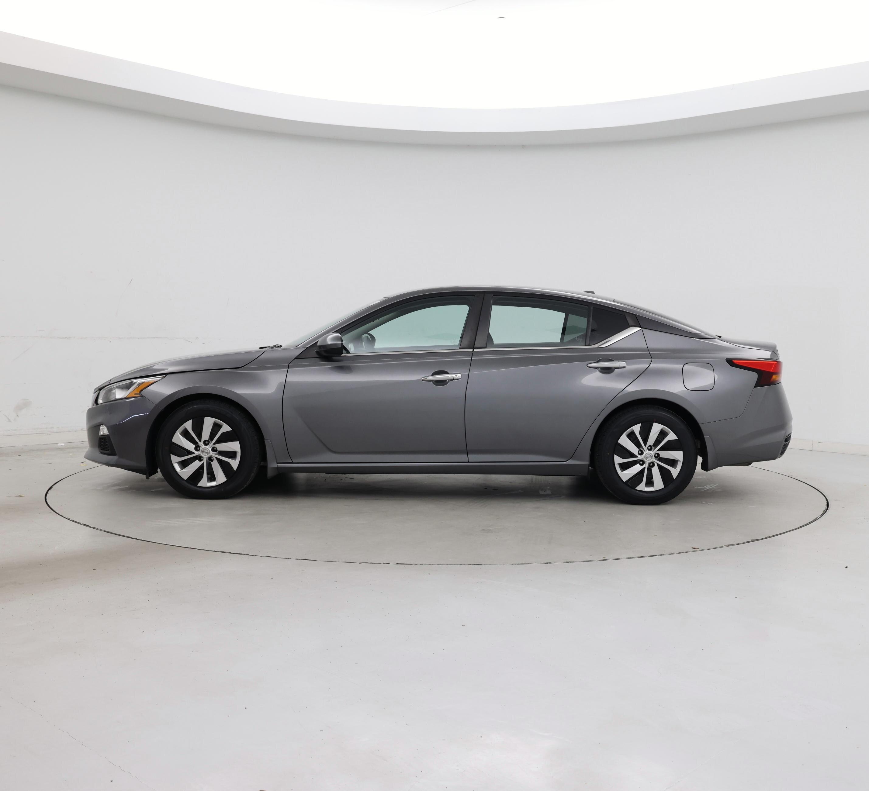 Thumbnail: 2020 Nissan Altima - 3