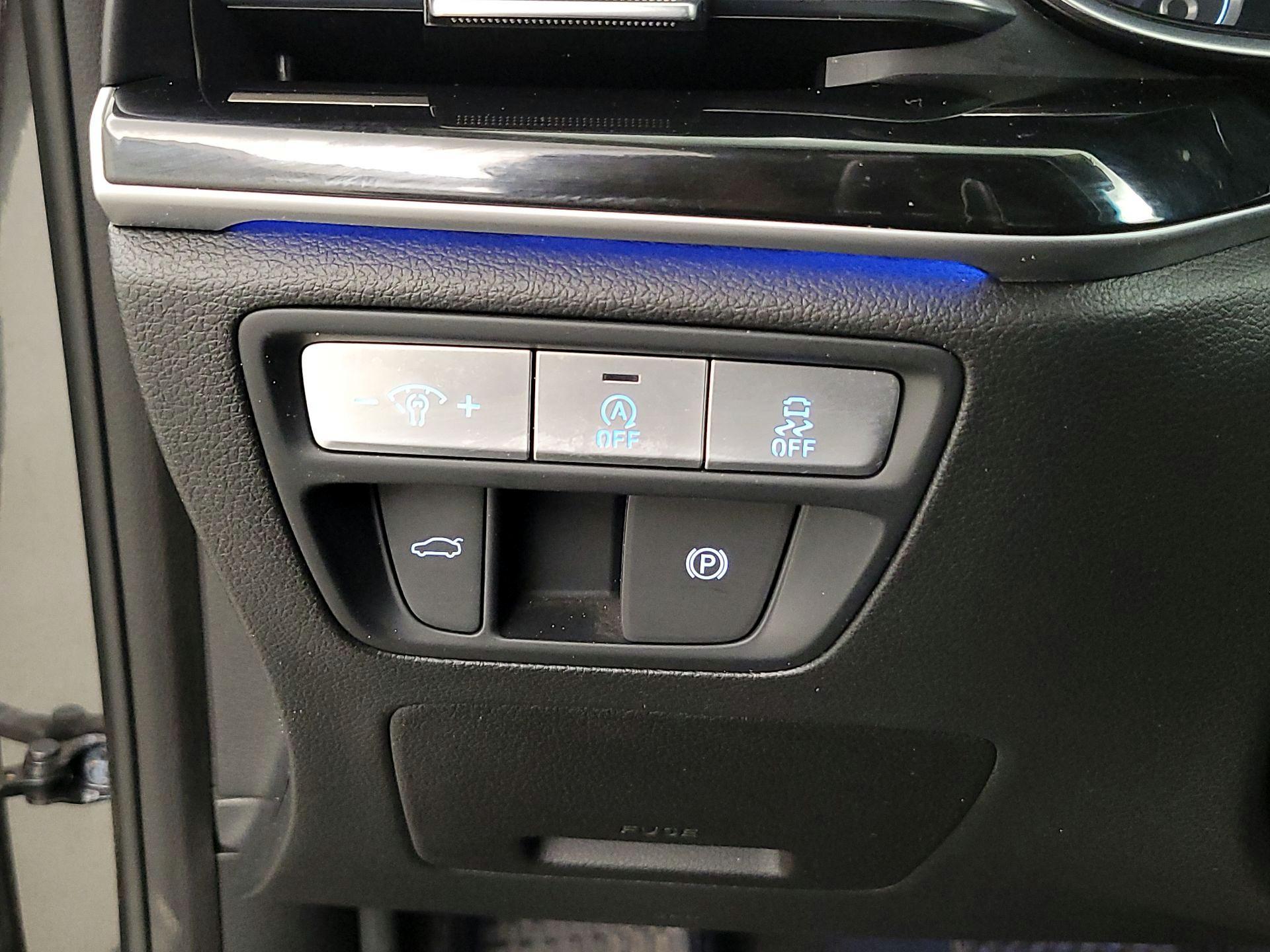 Thumbnail: 2022 Genesis G80 - 13