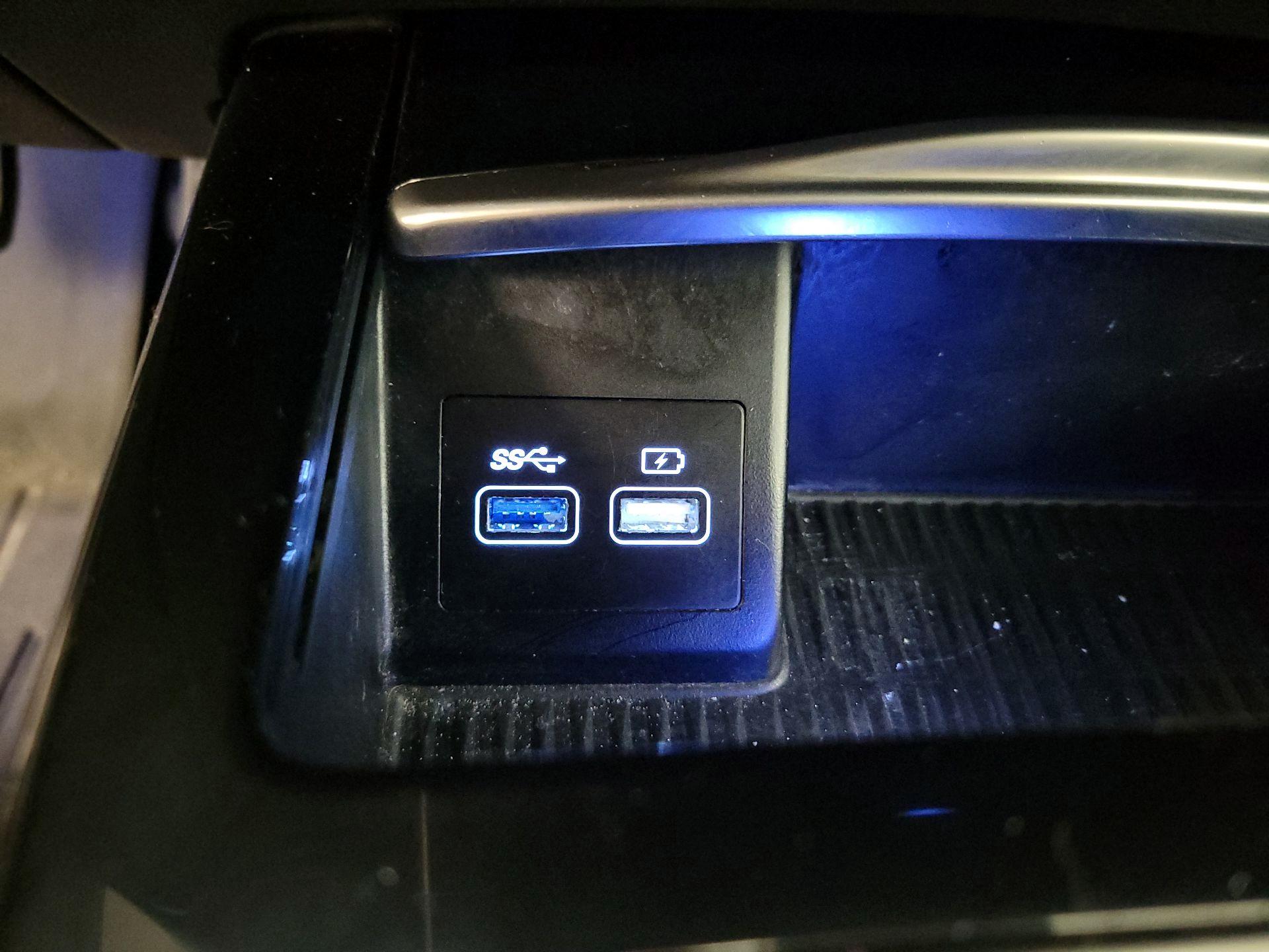 Thumbnail: 2022 Genesis G80 - 19