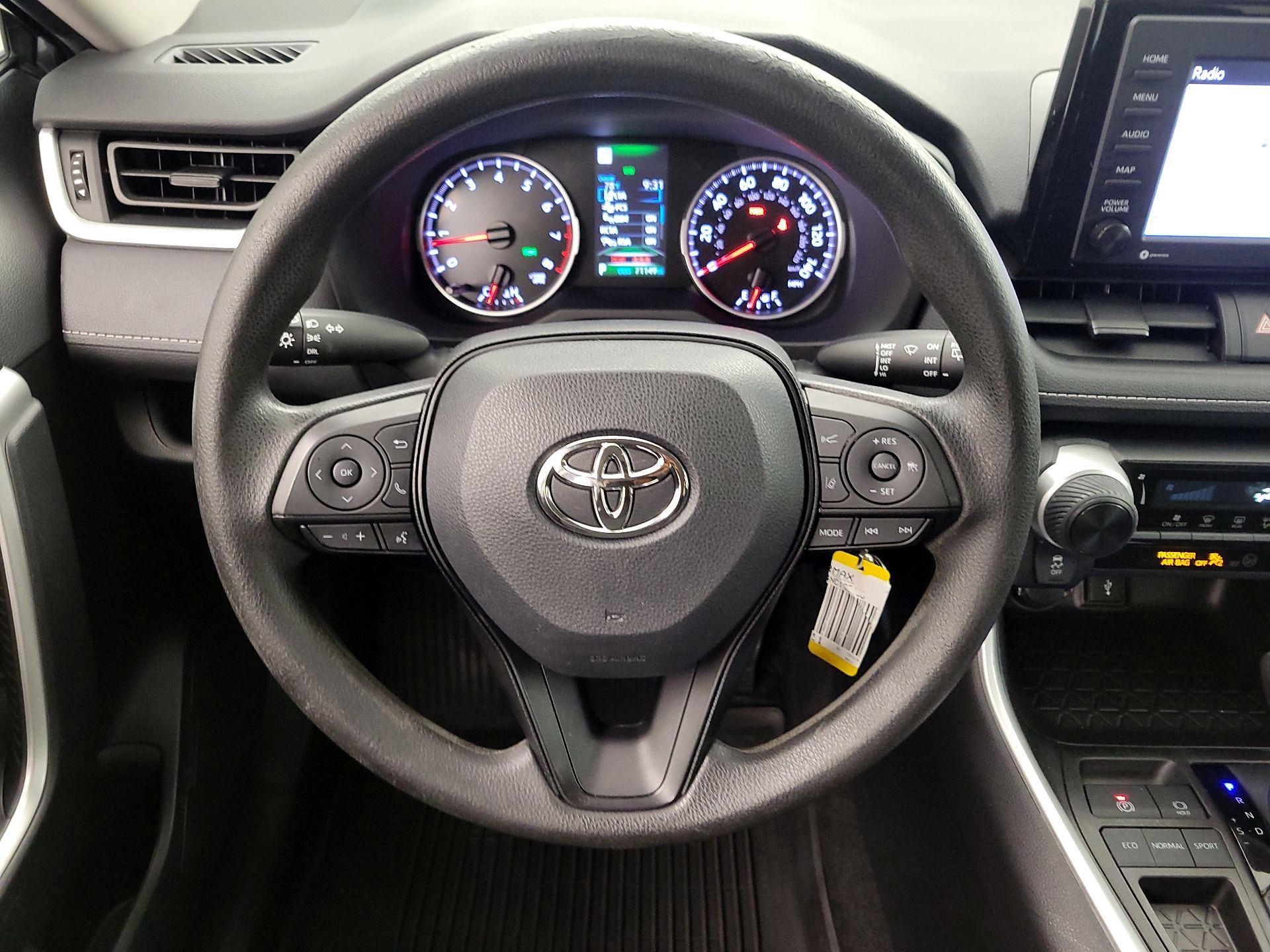 Thumbnail: 2022 Toyota RAV4 - 10
