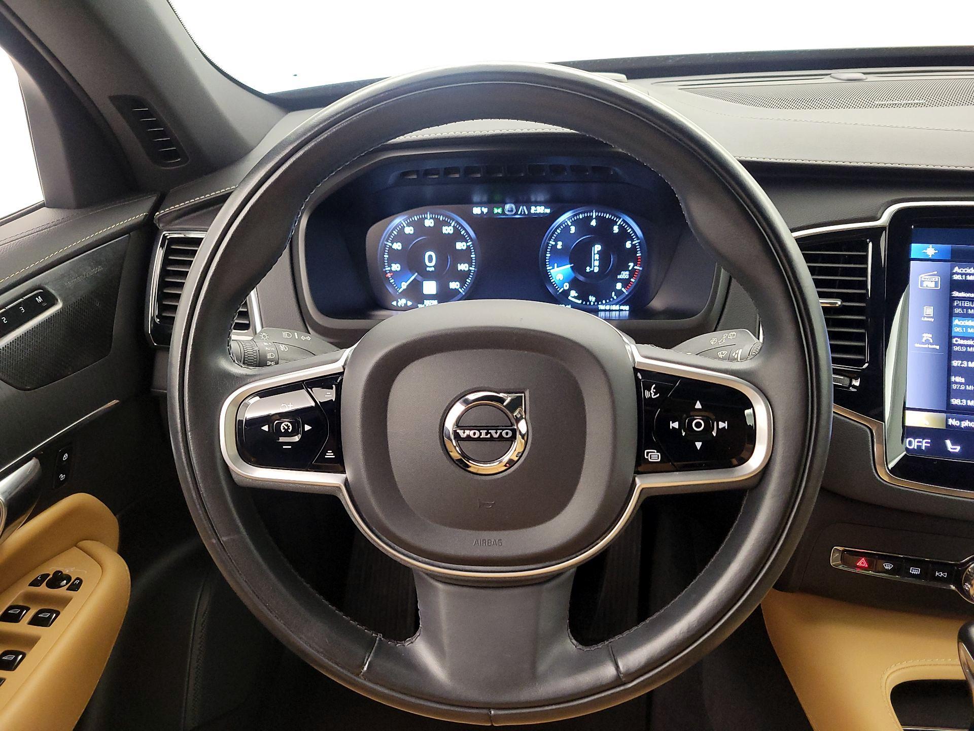 Thumbnail: 2021 Volvo XC90 - 10