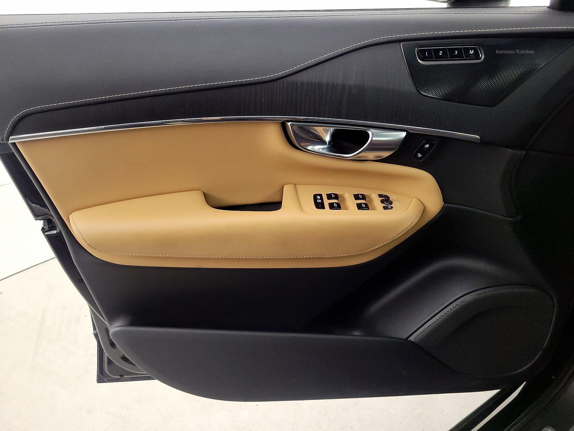 Thumbnail: 2021 Volvo XC90 - 12