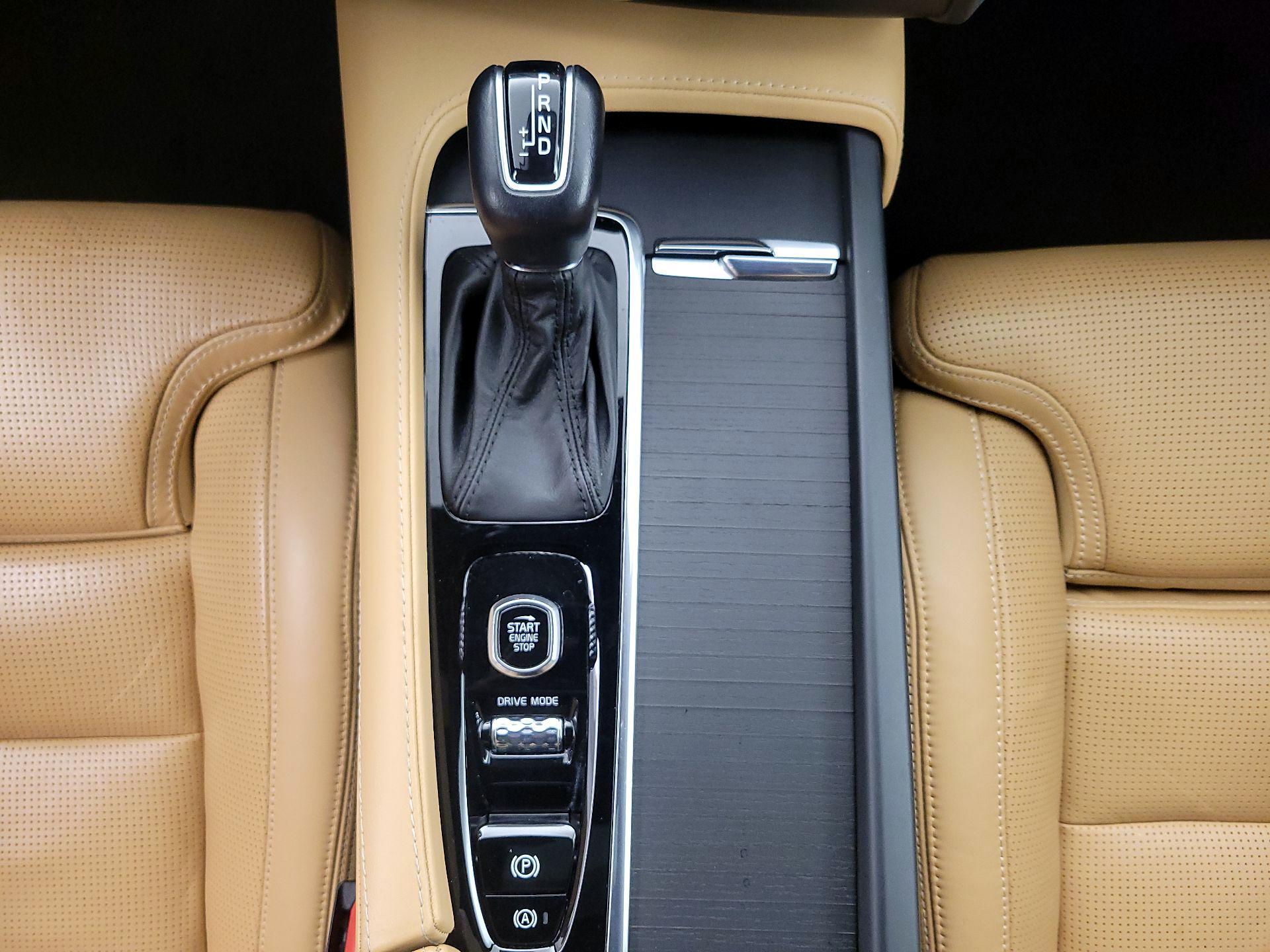 Thumbnail: 2021 Volvo XC90 - 16