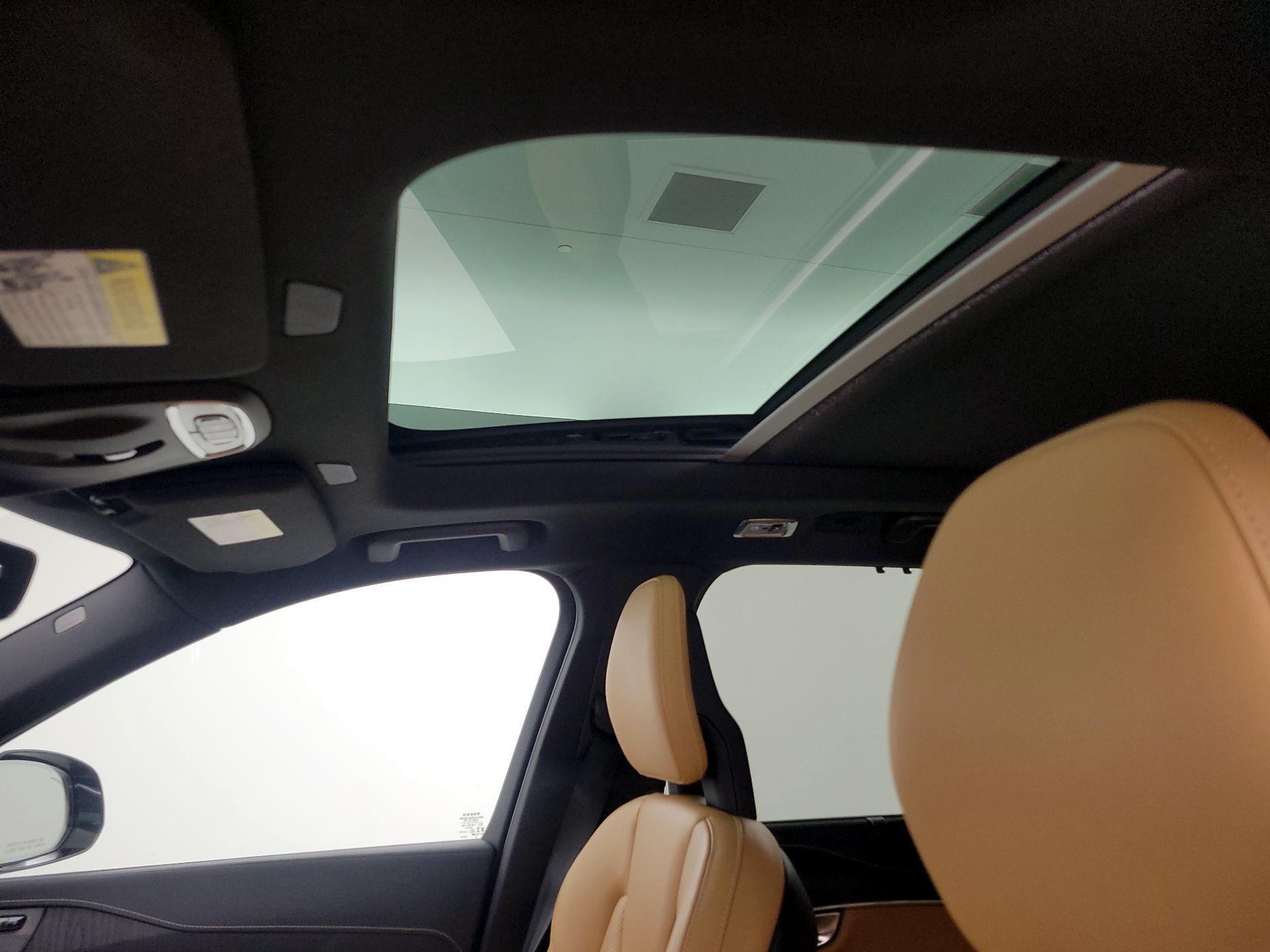 Thumbnail: 2021 Volvo XC90 - 17