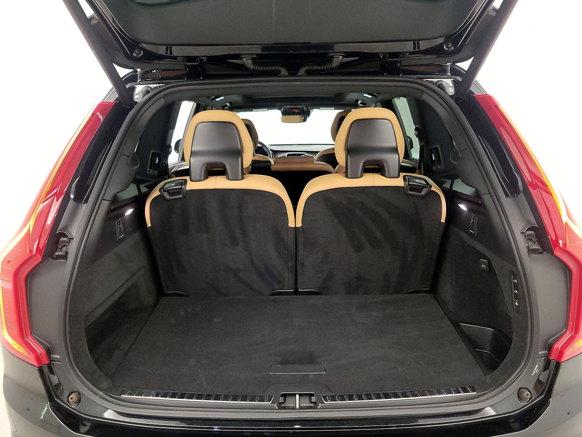 Thumbnail: 2021 Volvo XC90 - 20