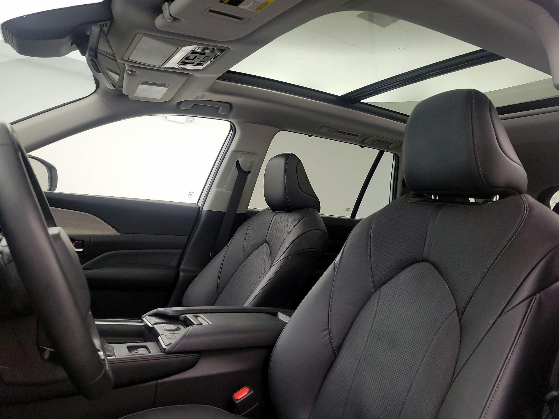 Thumbnail: 2024 Toyota Highlander - 19