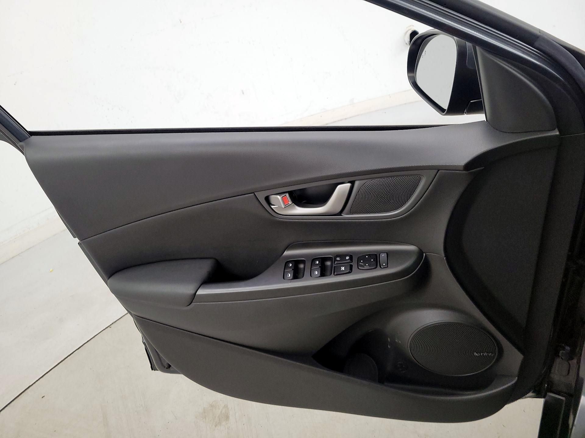 Thumbnail: 2020 Hyundai Kona - 12