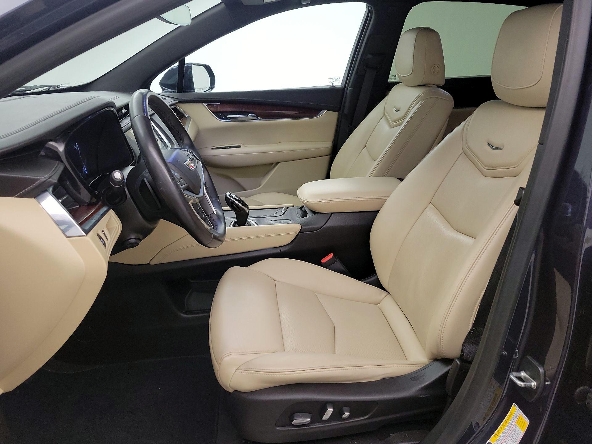 Thumbnail: 2018 Cadillac XT5 - 11