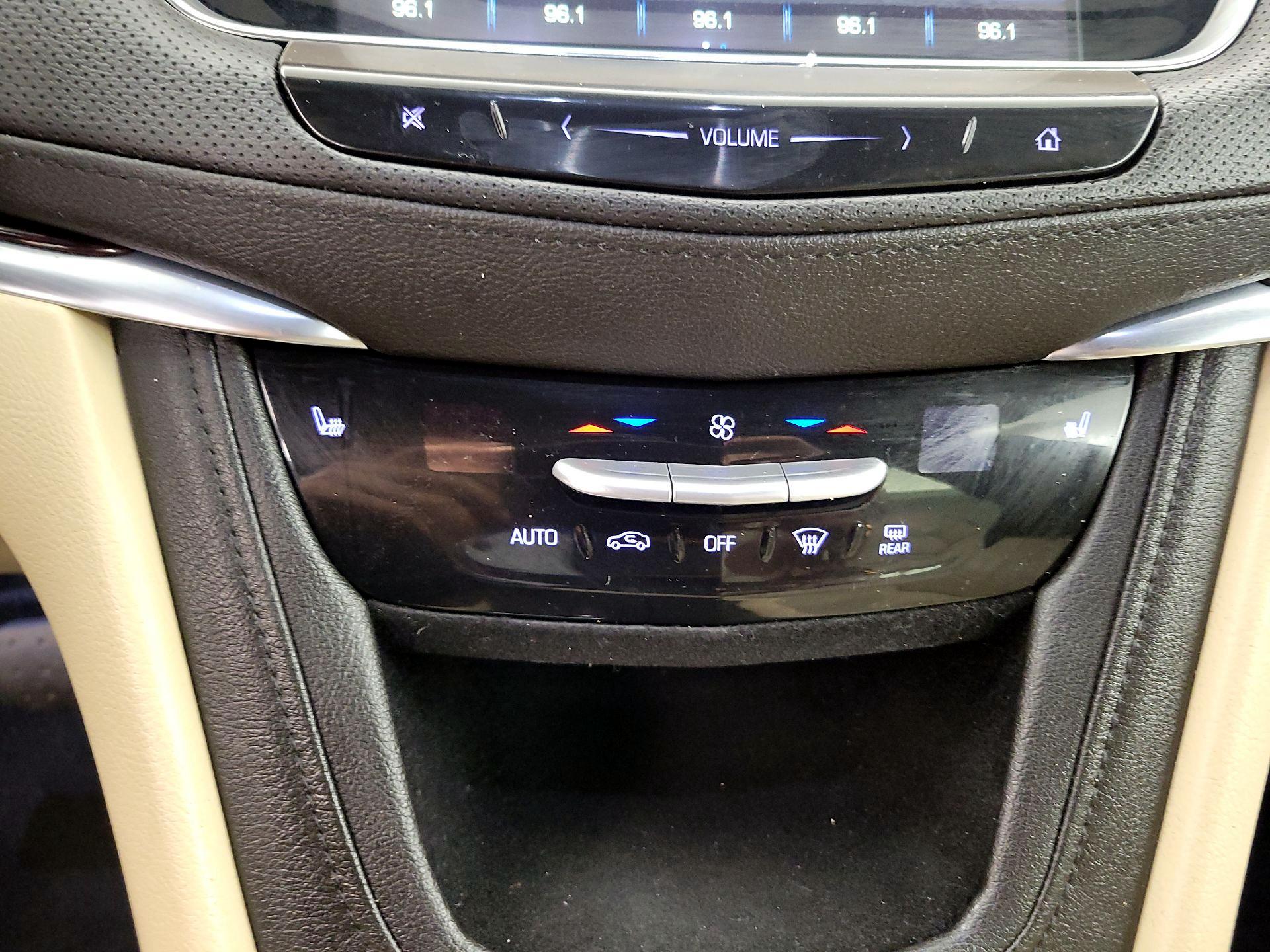 Thumbnail: 2018 Cadillac XT5 - 16