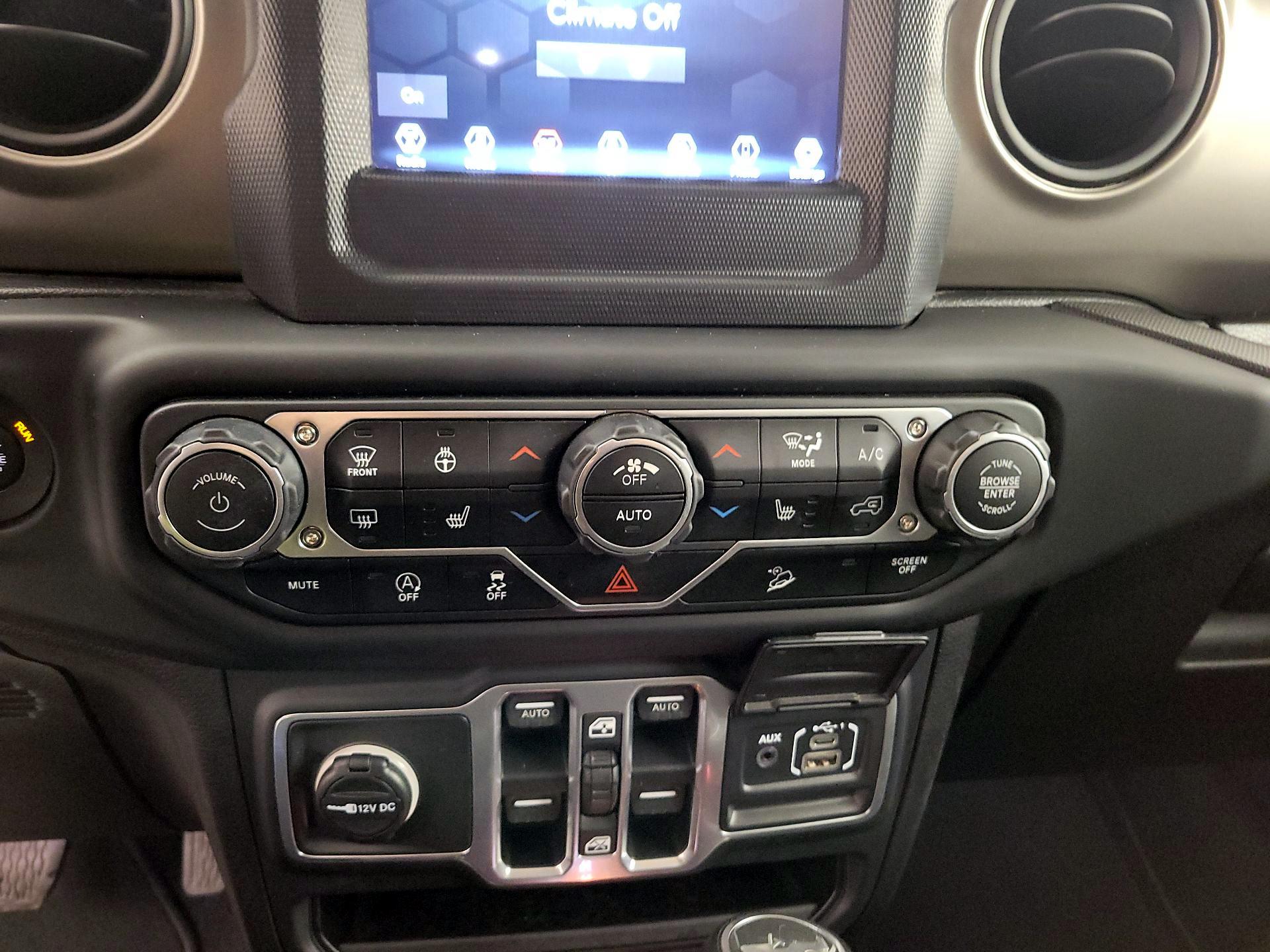 Thumbnail: 2018 Jeep Wrangler - 16