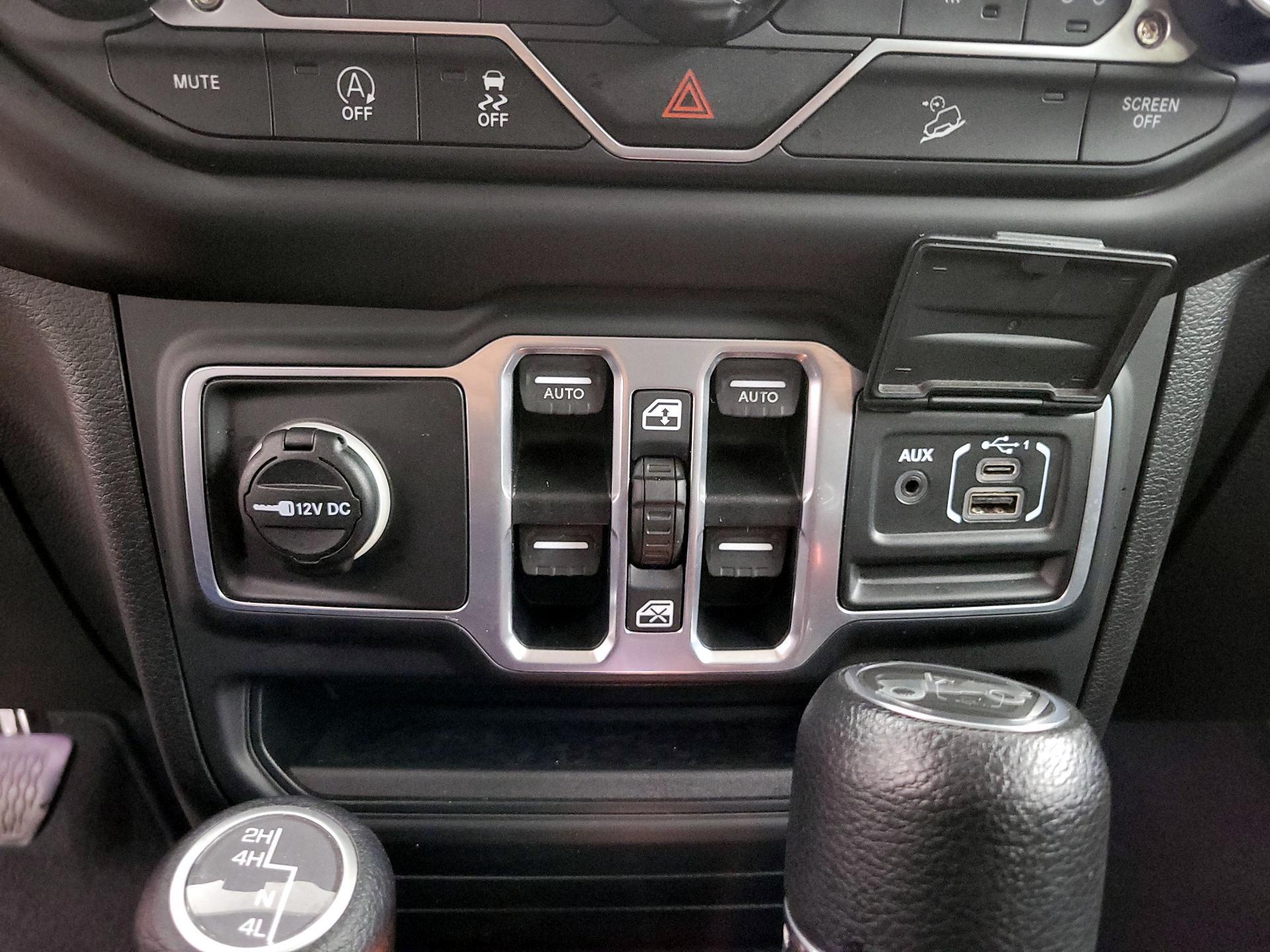 Thumbnail: 2018 Jeep Wrangler - 18