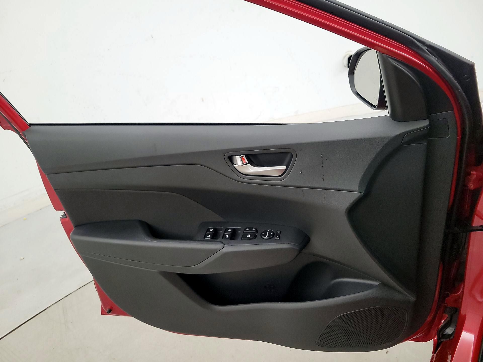 Thumbnail: 2021 Hyundai Accent - 12