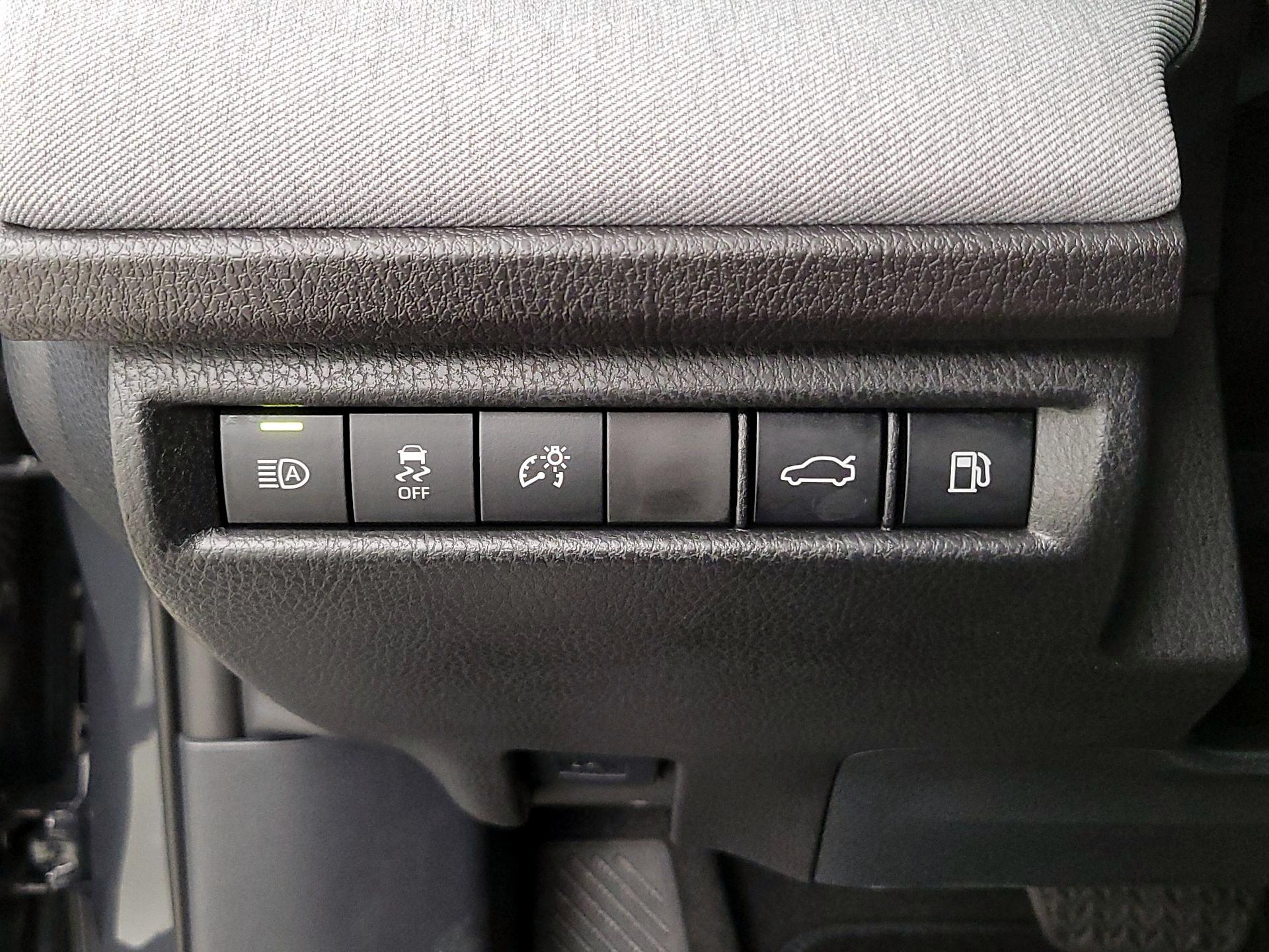 Thumbnail: 2025 Toyota Camry - 13