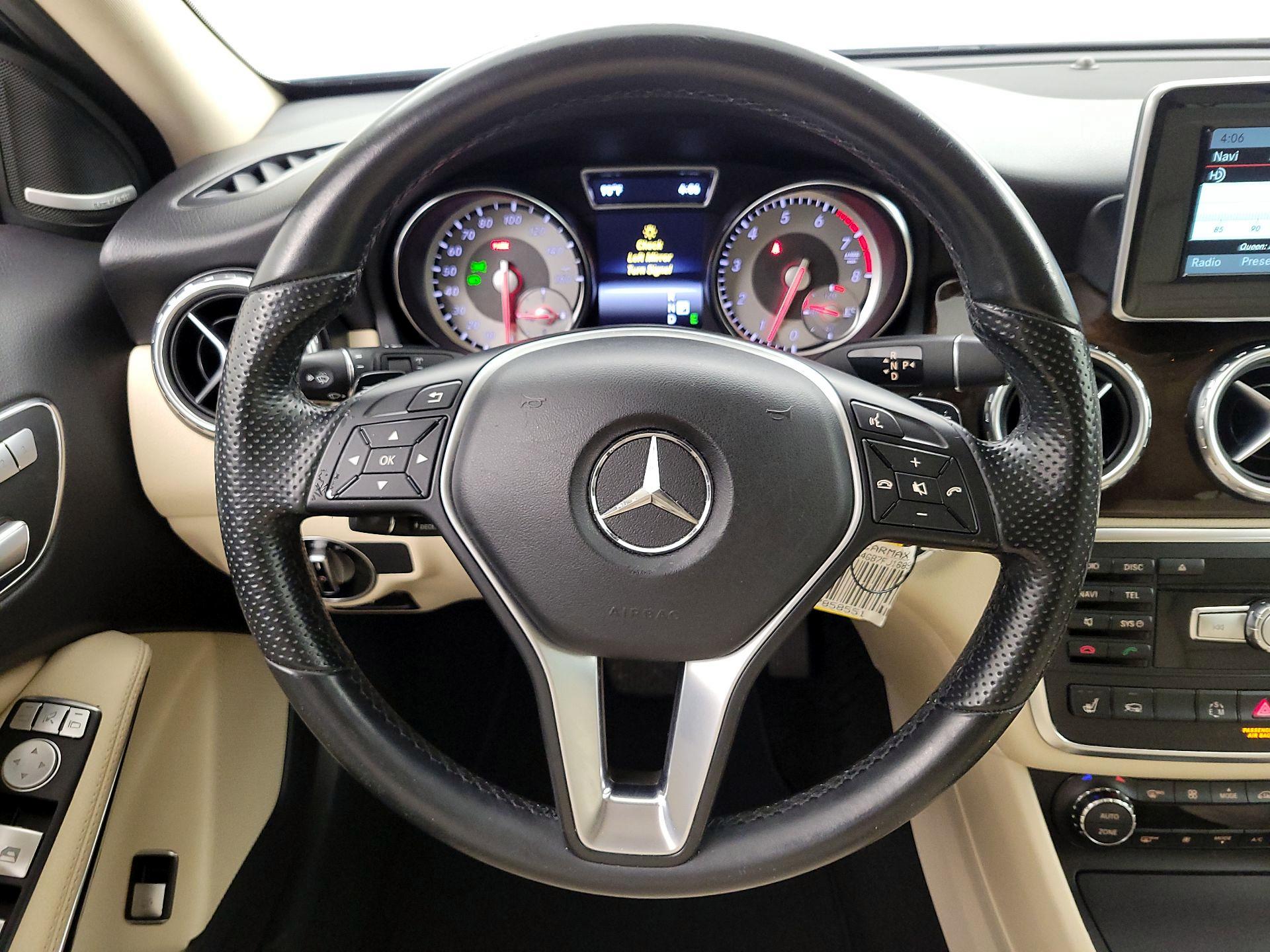 Thumbnail: 2015 Mercedes-Benz GLA - 10