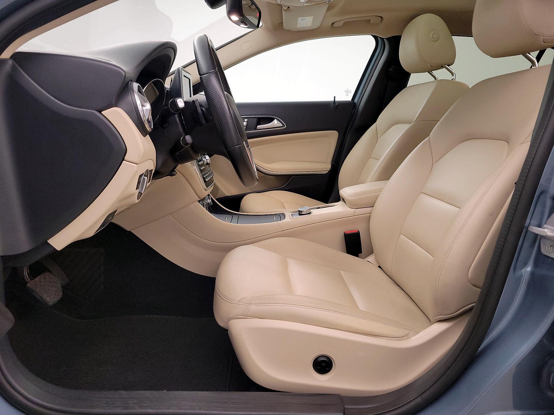 Thumbnail: 2015 Mercedes-Benz GLA - 11