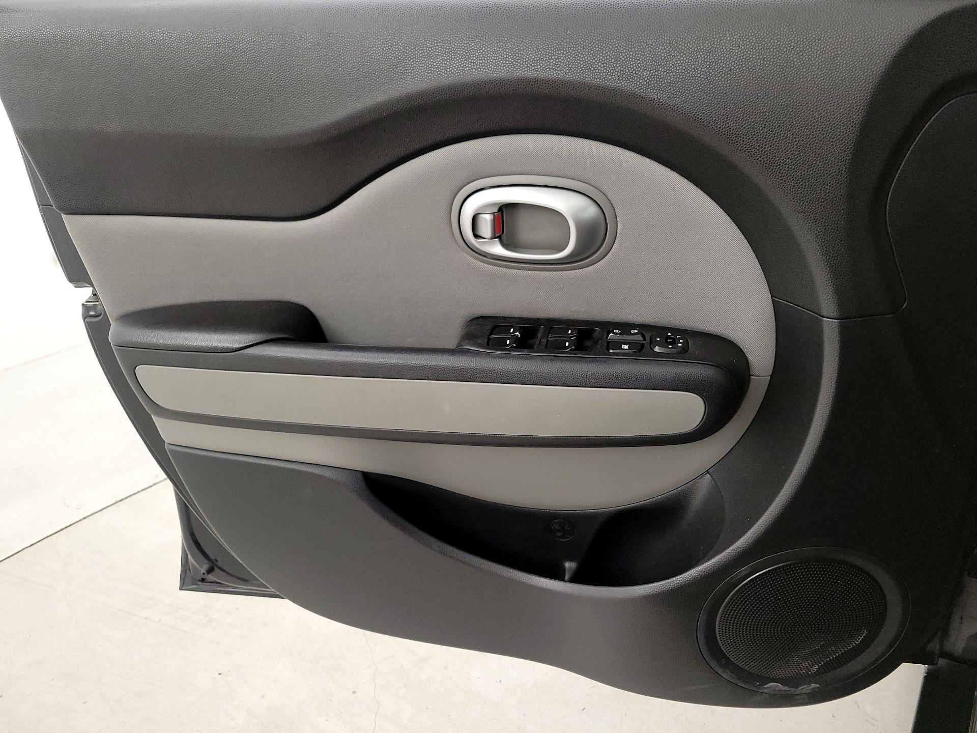 Thumbnail: 2016 Kia Soul - 12