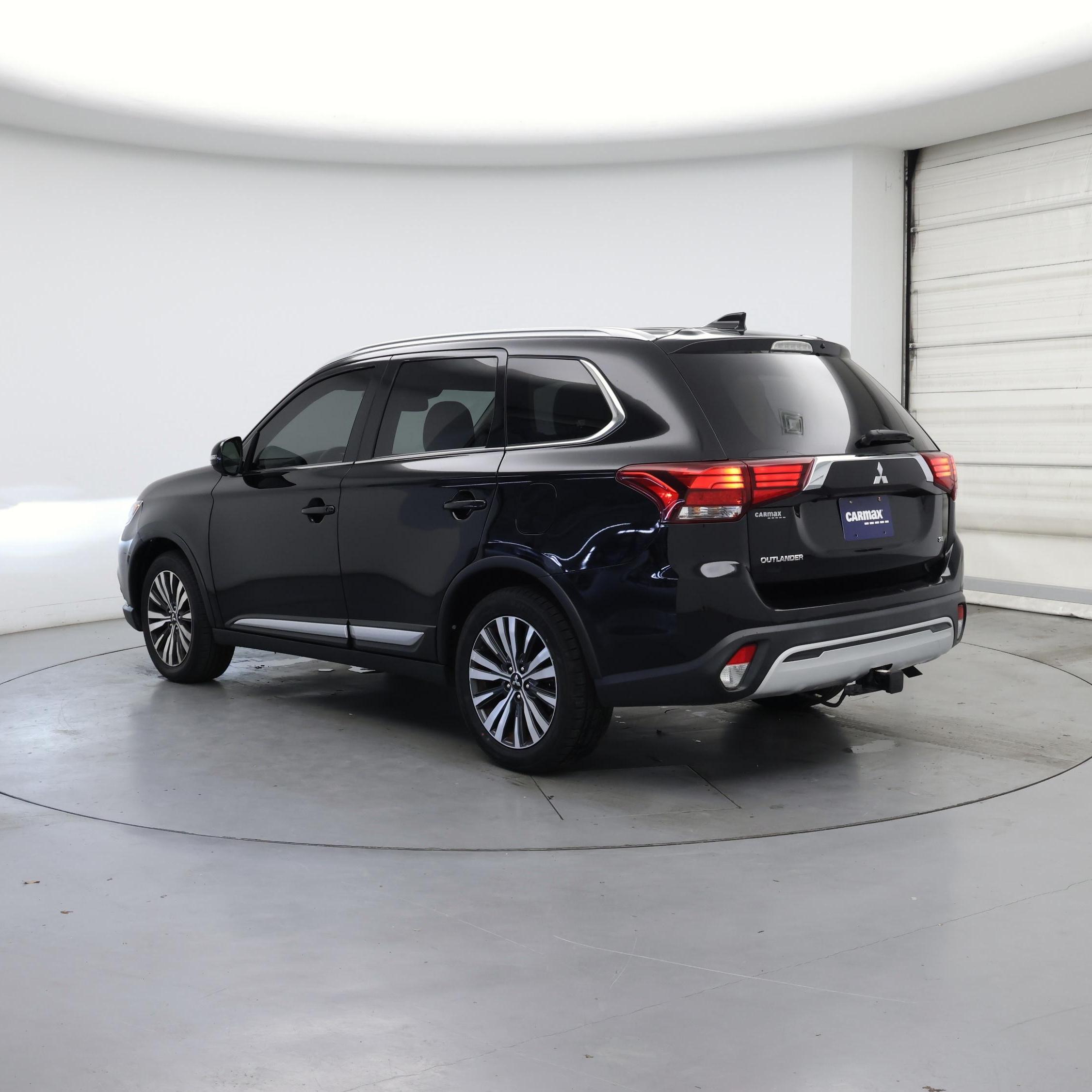 Thumbnail: 2020 Mitsubishi Outlander - 2