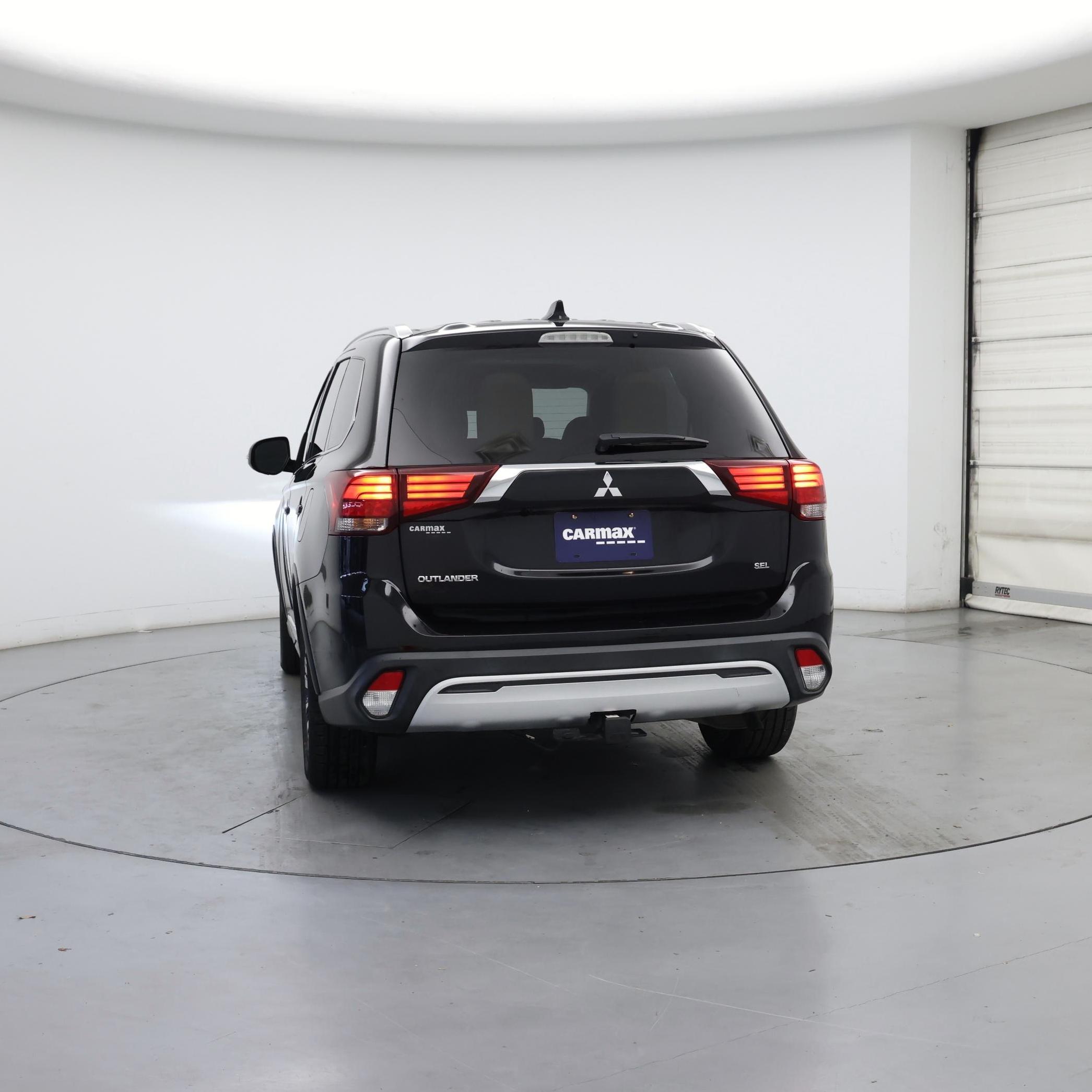 Thumbnail: 2020 Mitsubishi Outlander - 6