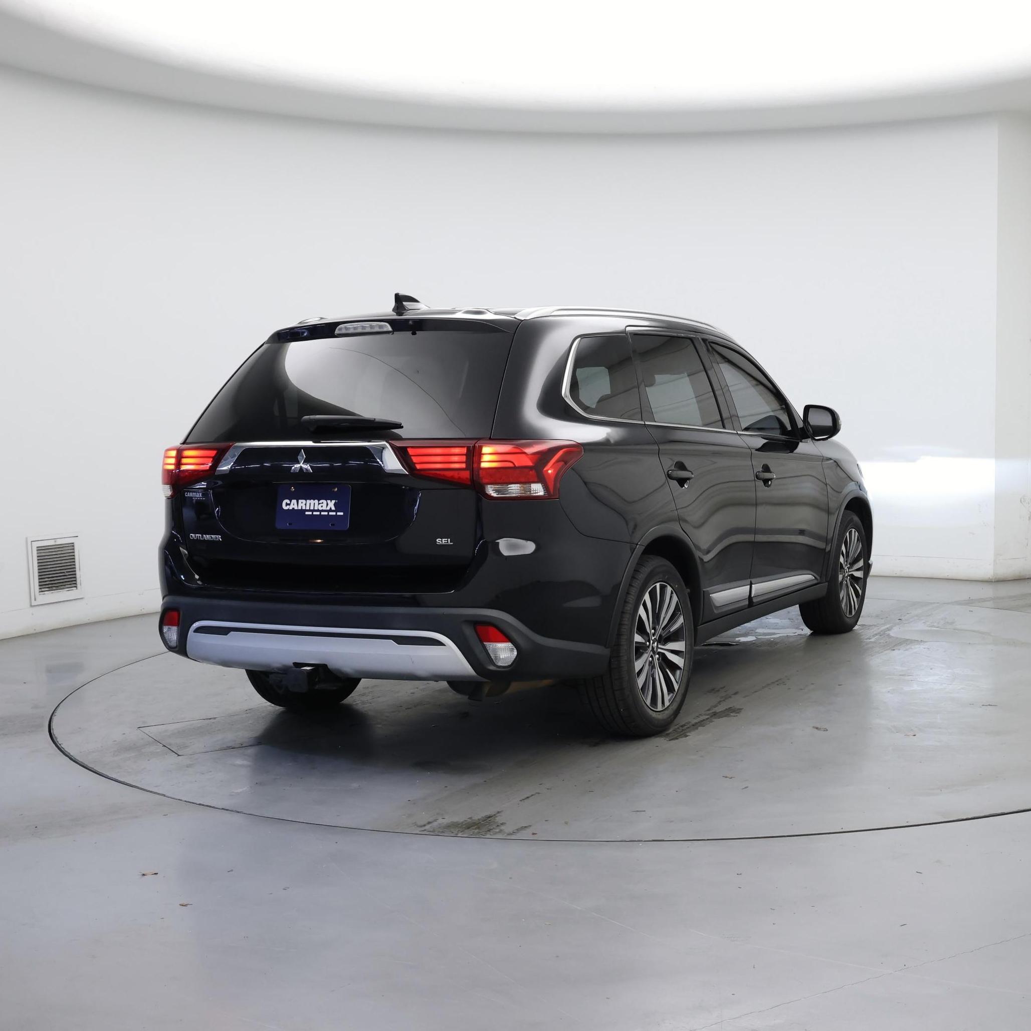 Thumbnail: 2020 Mitsubishi Outlander - 8