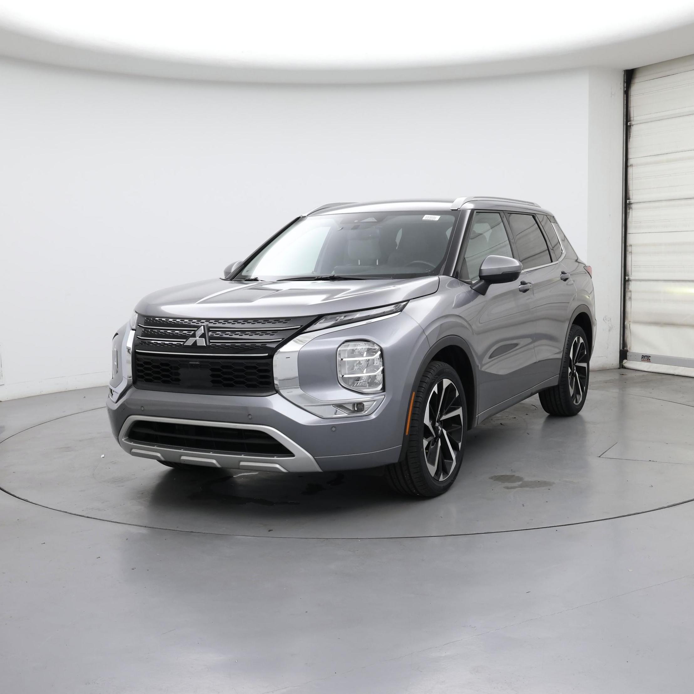 Thumbnail: 2023 Mitsubishi Outlander - 4