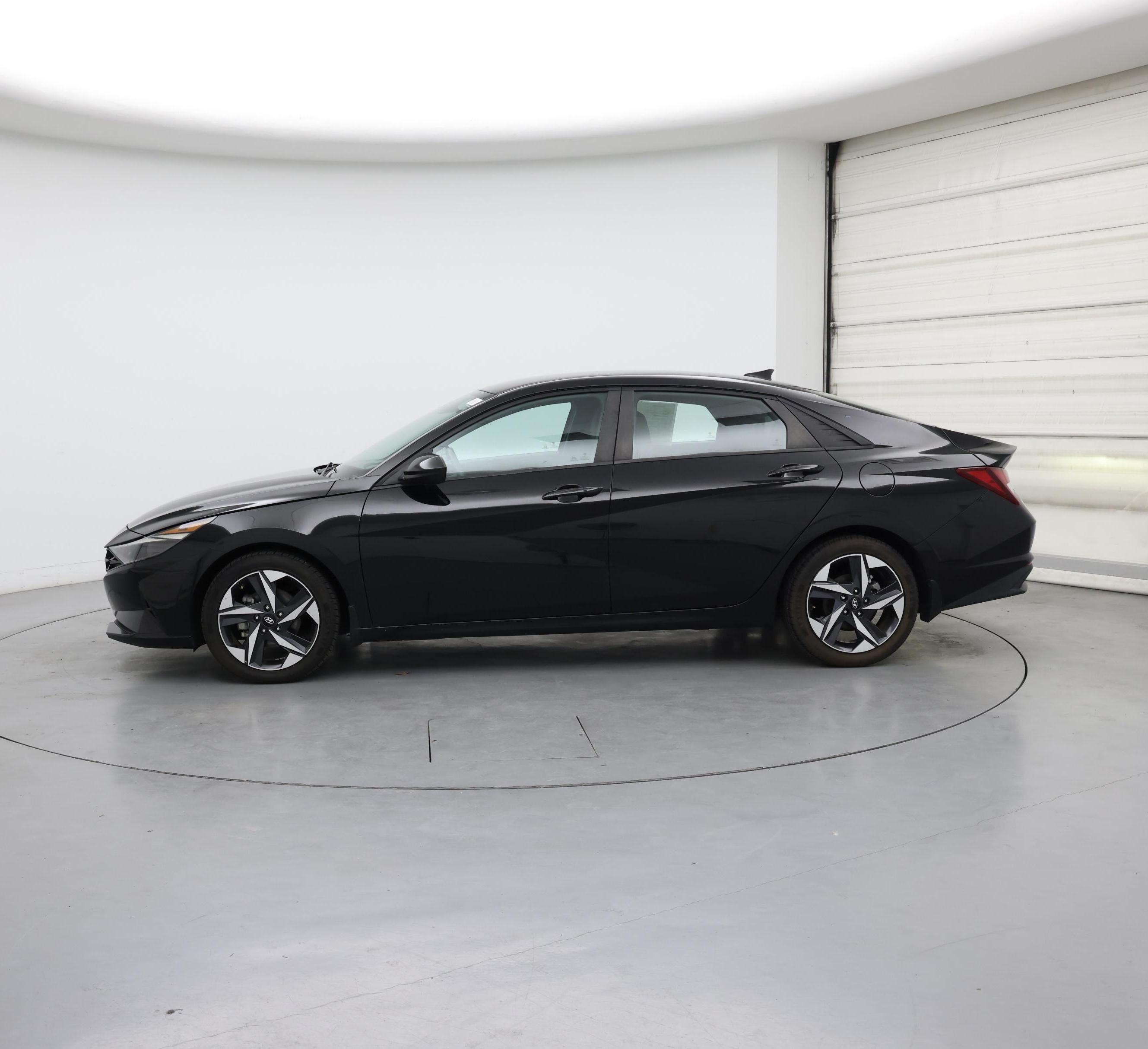 Thumbnail: 2023 Hyundai Elantra - 3