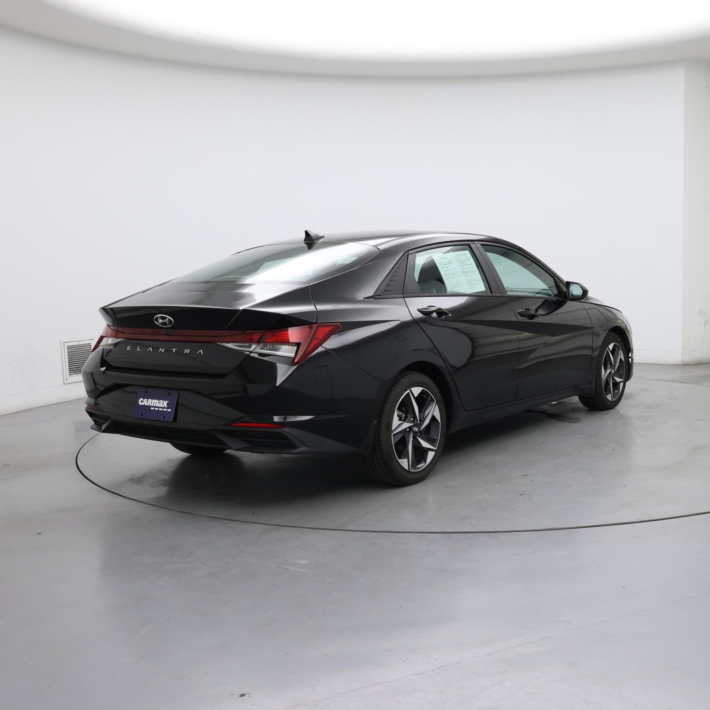 Thumbnail: 2023 Hyundai Elantra - 8