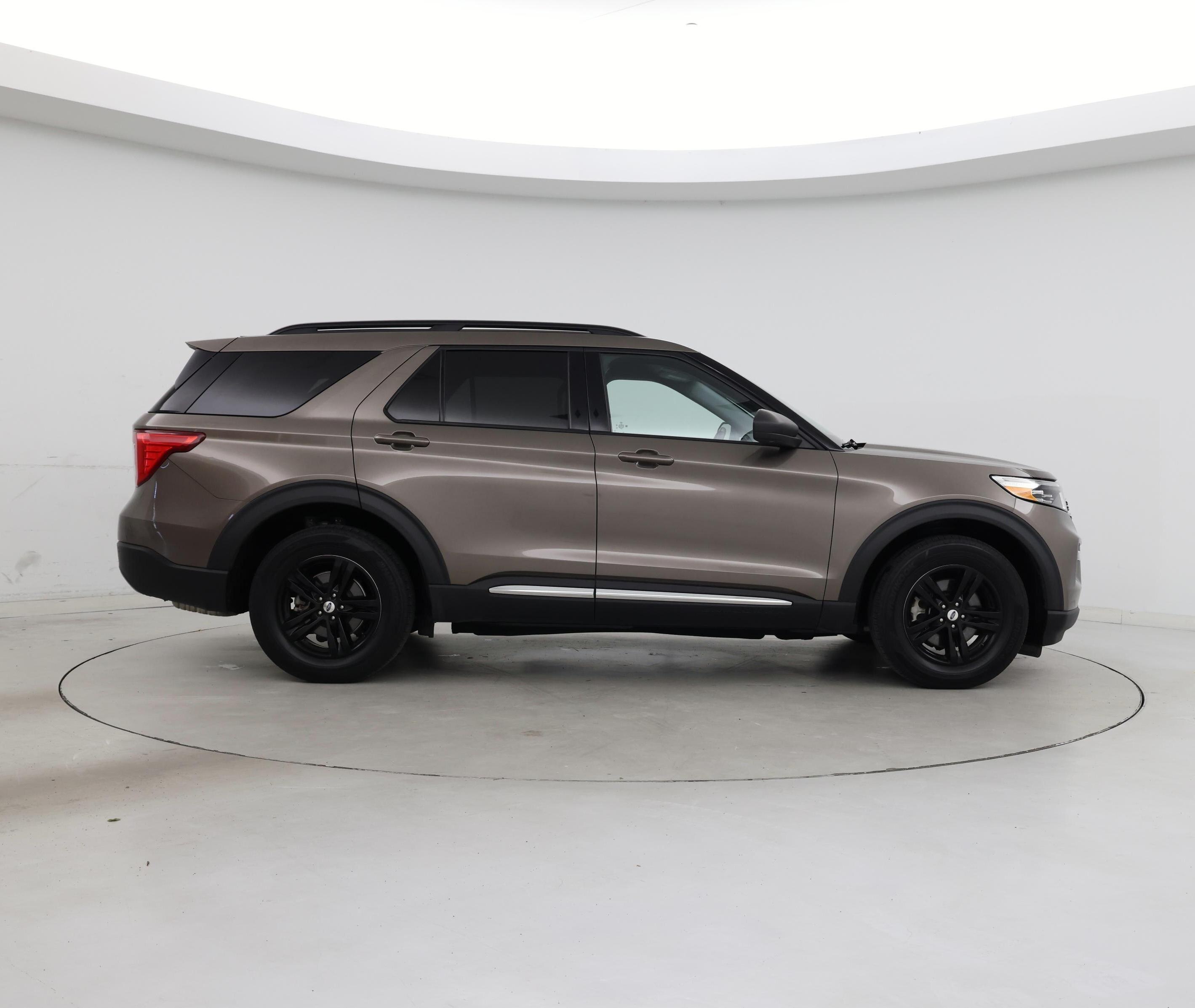 Thumbnail: 2021 Ford Explorer - 7