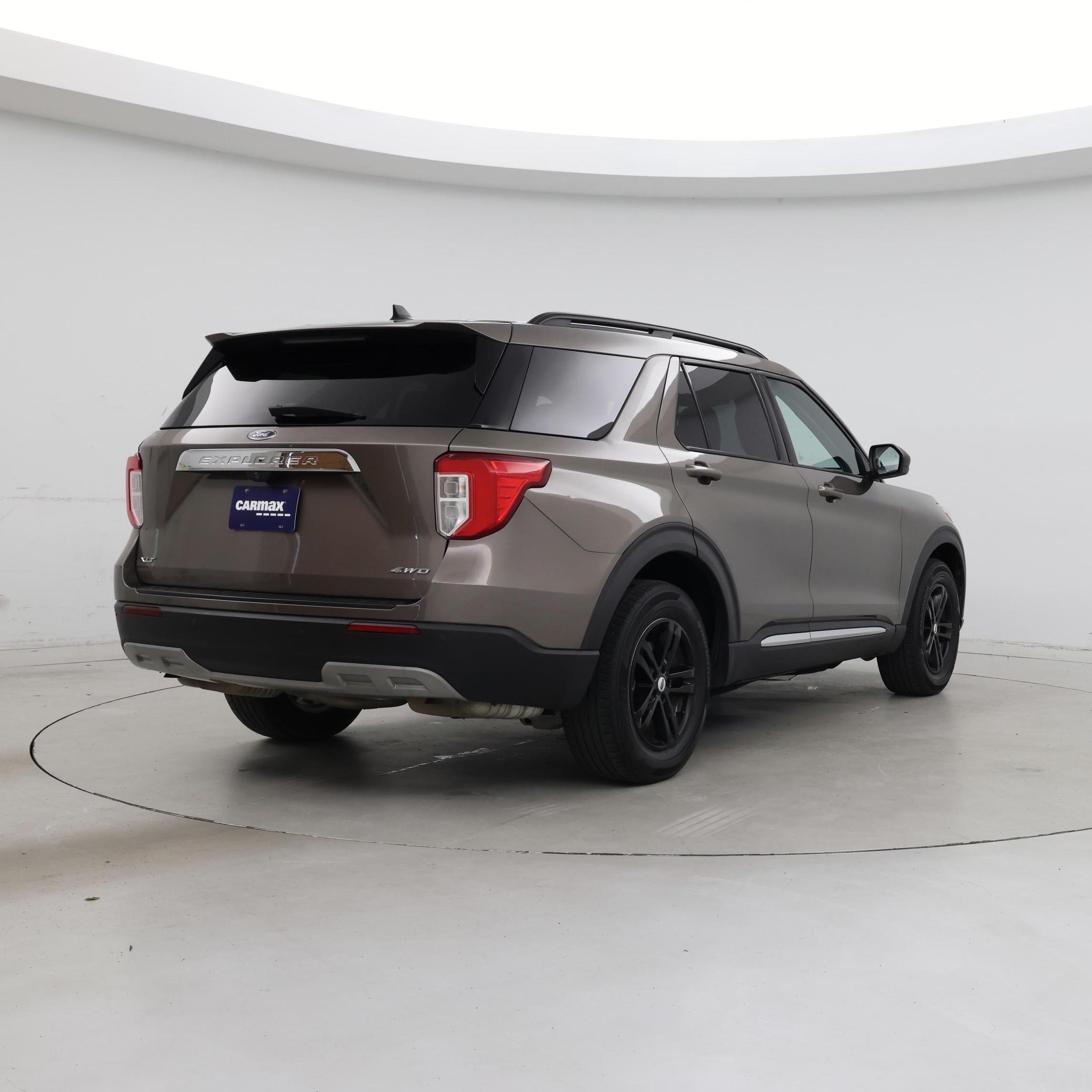 Thumbnail: 2021 Ford Explorer - 8