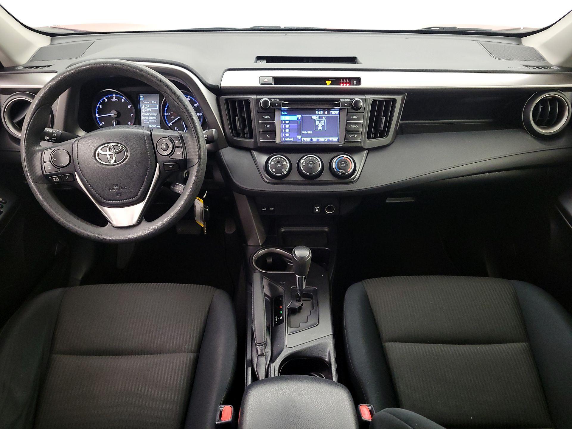 Thumbnail: 2017 Toyota RAV4 - 9