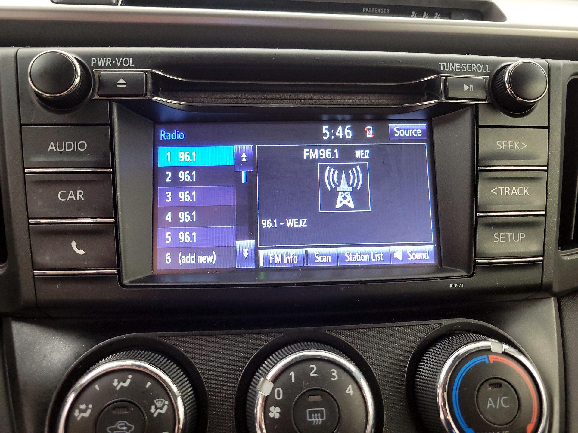 Thumbnail: 2017 Toyota RAV4 - 15