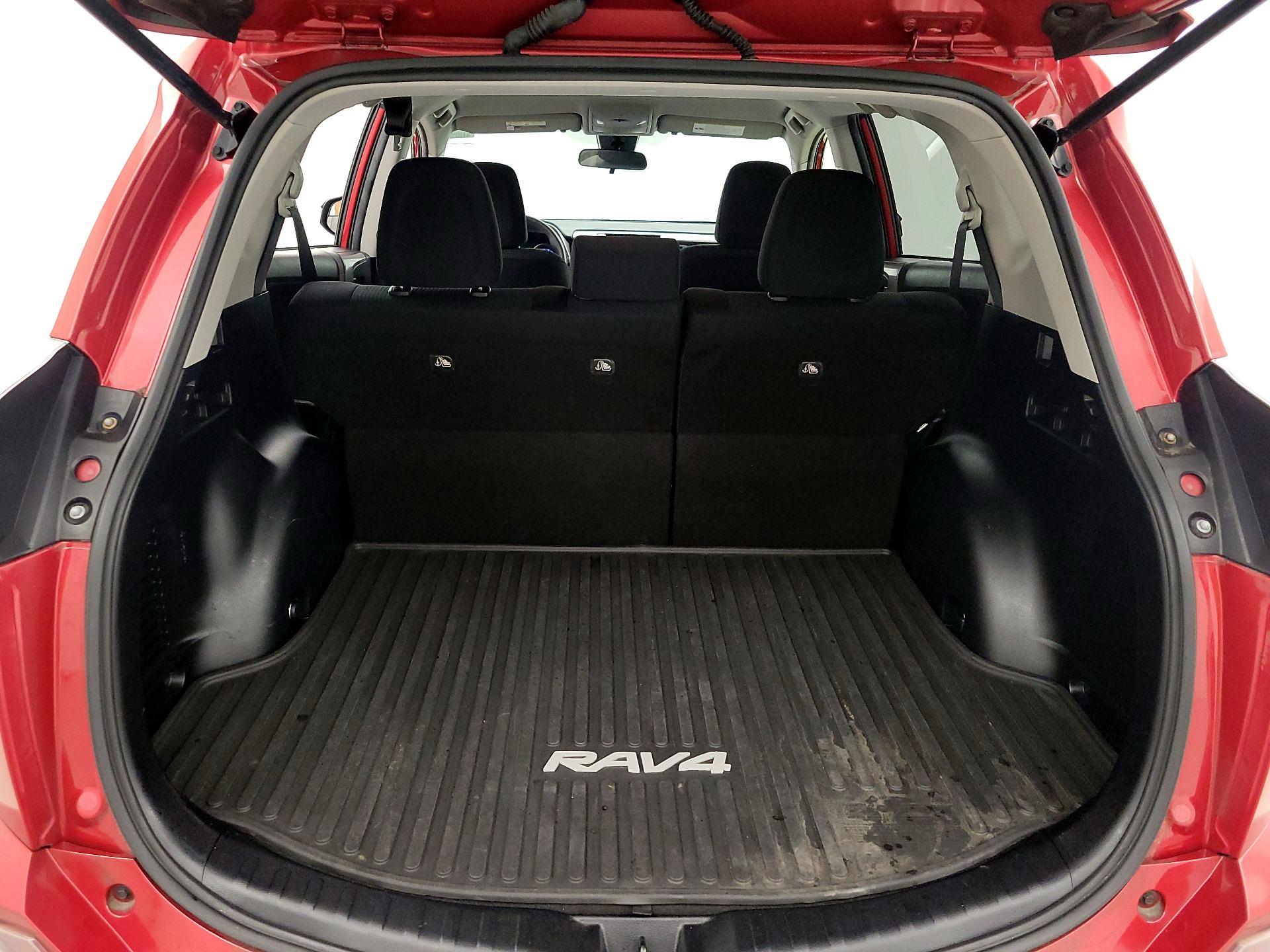 Thumbnail: 2017 Toyota RAV4 - 20