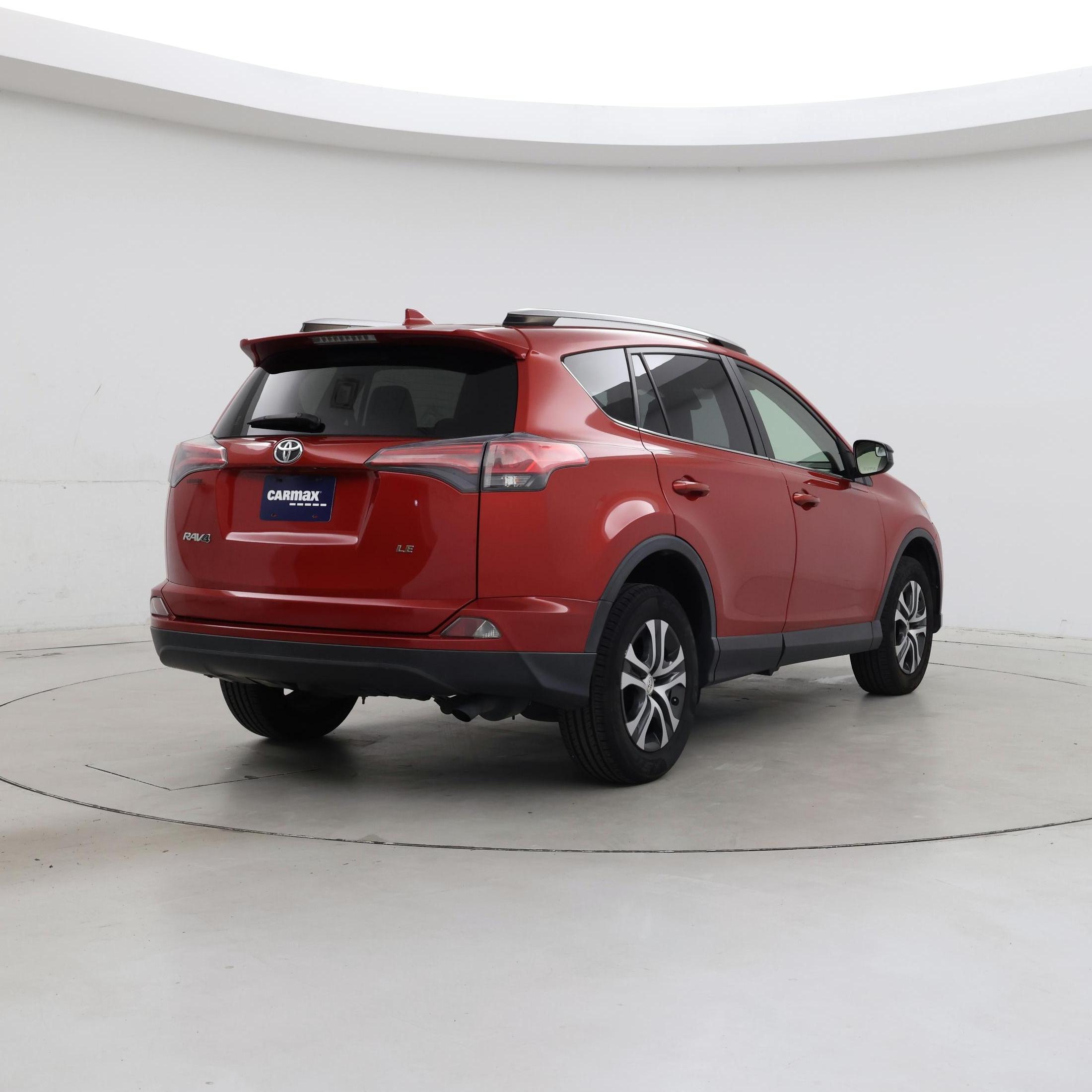 Thumbnail: 2017 Toyota RAV4 - 8