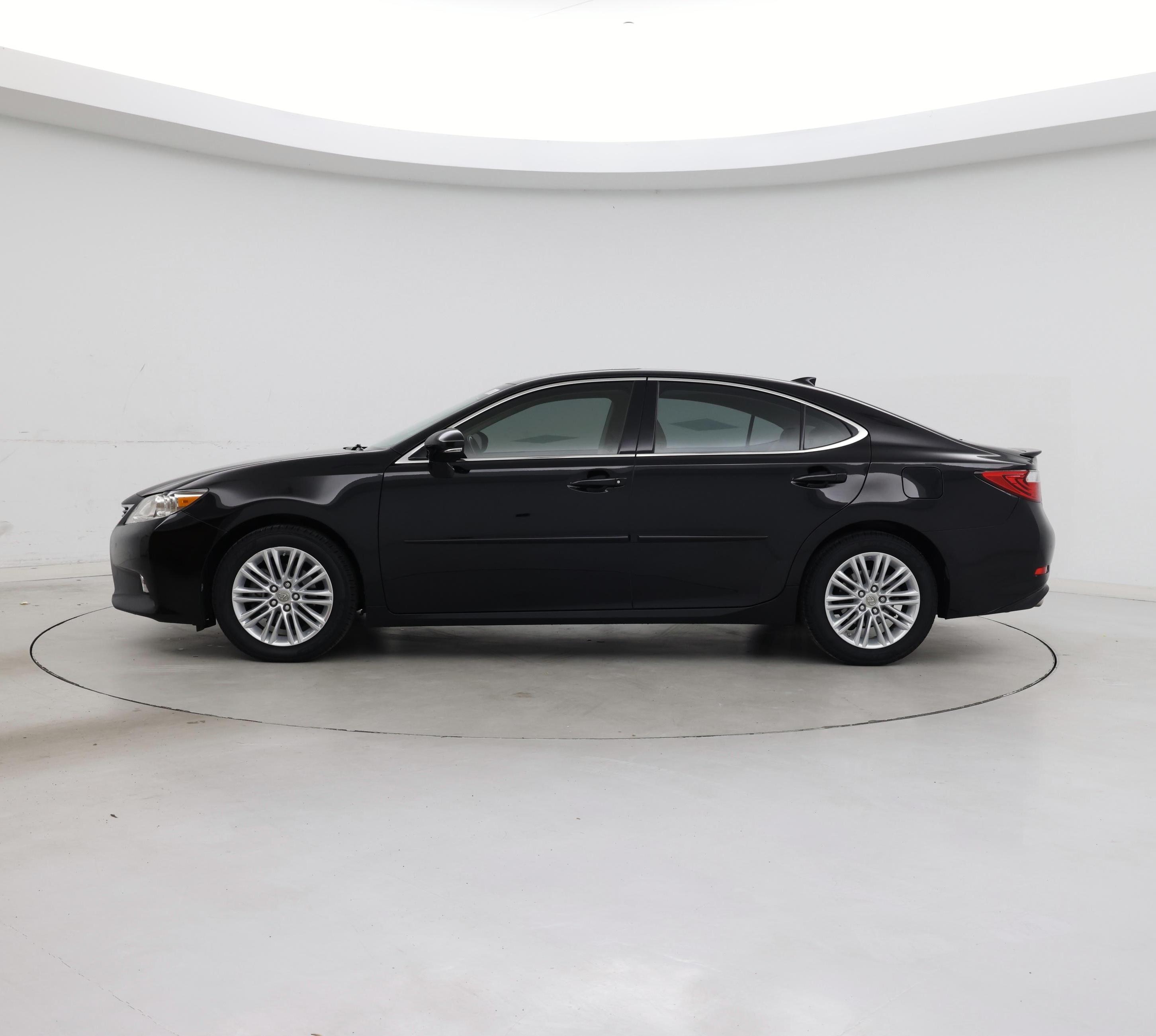 Thumbnail: 2015 Lexus ES - 3