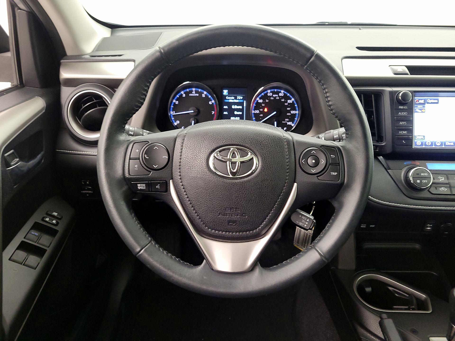 Thumbnail: 2016 Toyota RAV4 - 10