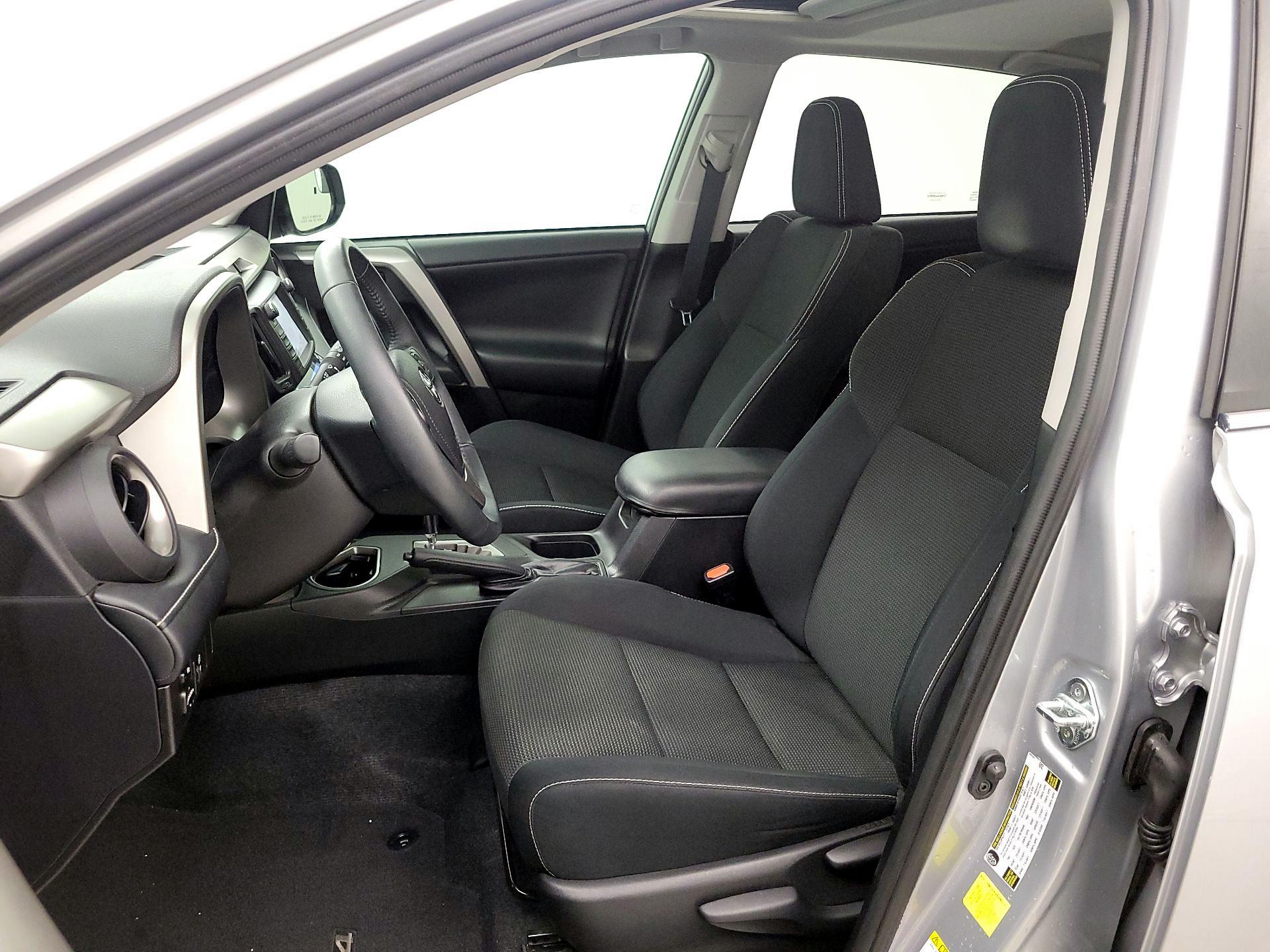 Thumbnail: 2016 Toyota RAV4 - 11