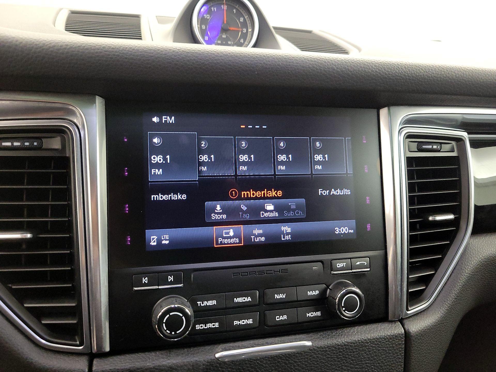 Thumbnail: 2018 Porsche Macan - 16