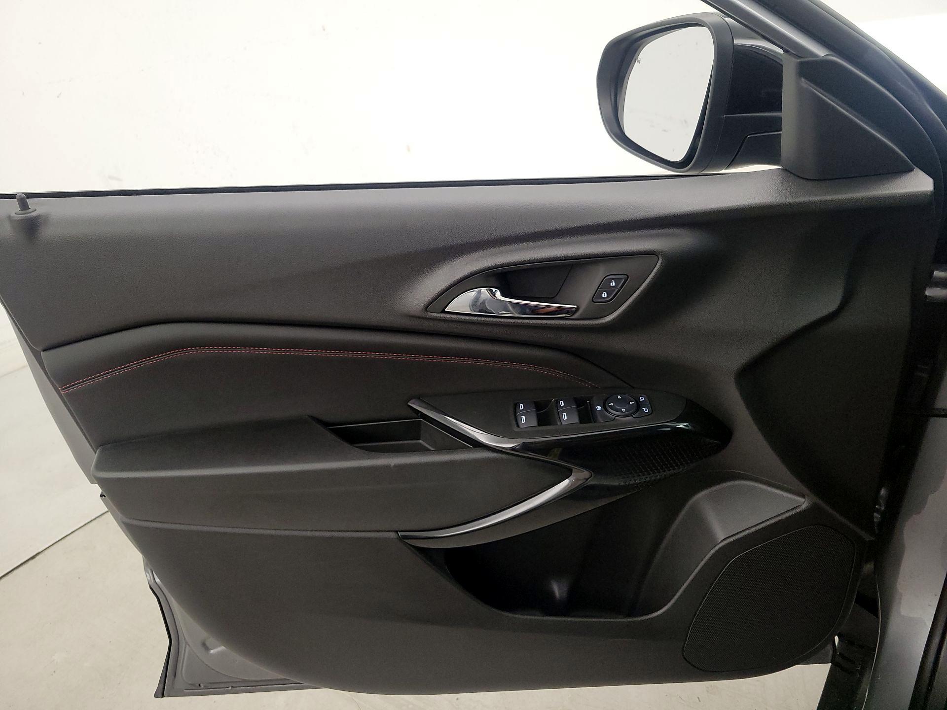 Thumbnail: 2025 Chevrolet Trax - 12