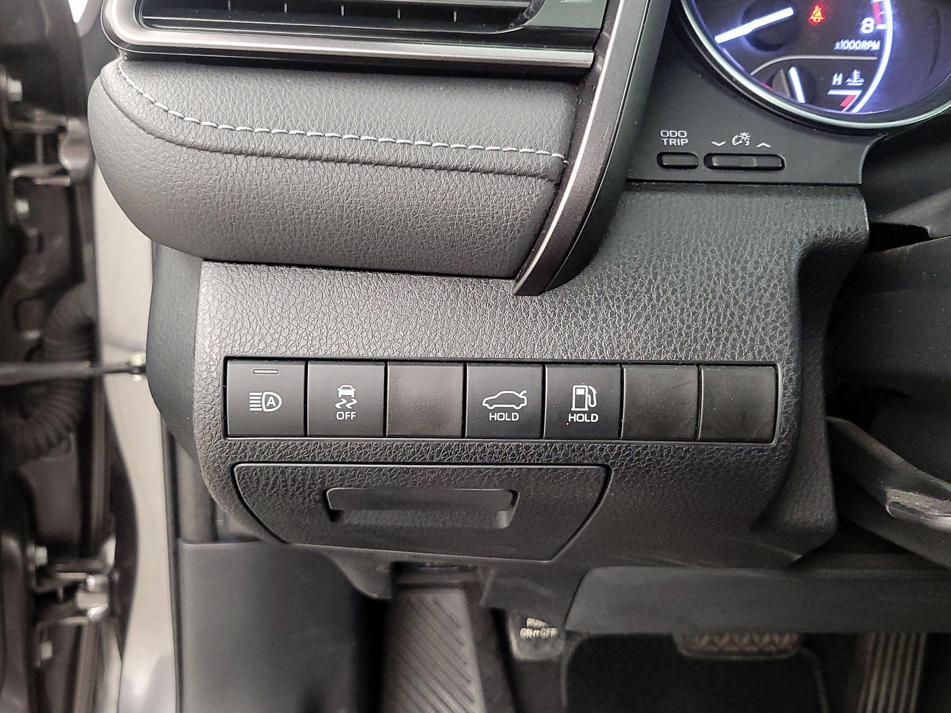 Thumbnail: 2019 Toyota Camry - 13