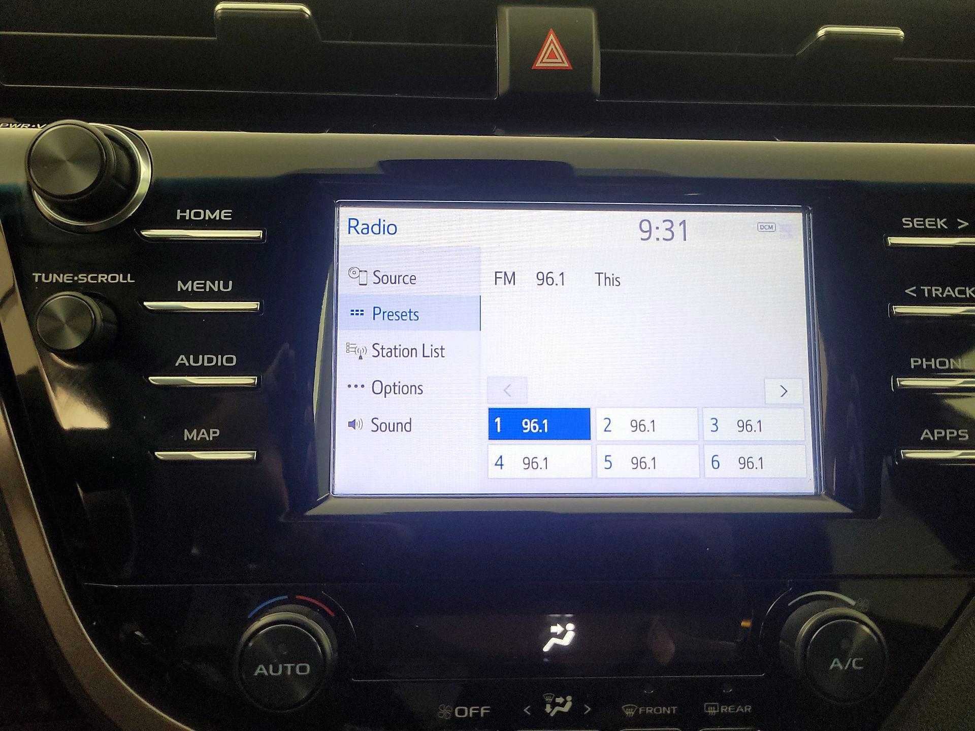 Thumbnail: 2019 Toyota Camry - 15