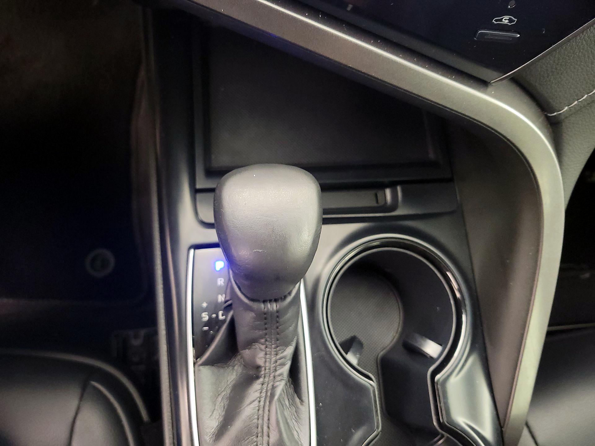 Thumbnail: 2019 Toyota Camry - 17