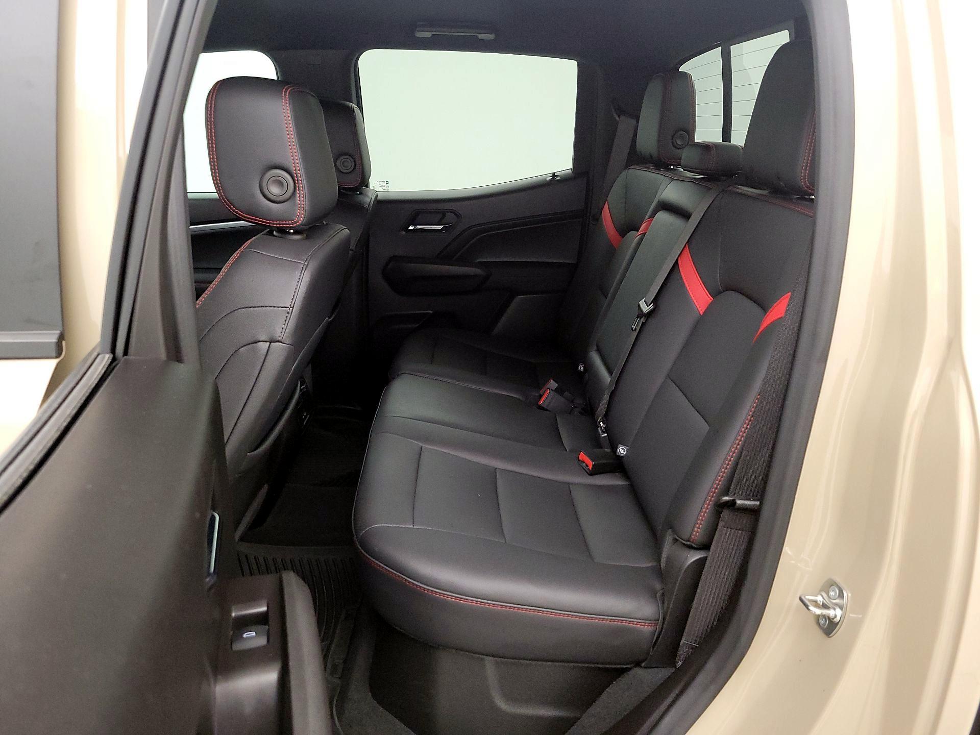 Thumbnail: 2024 Chevrolet Colorado - 20