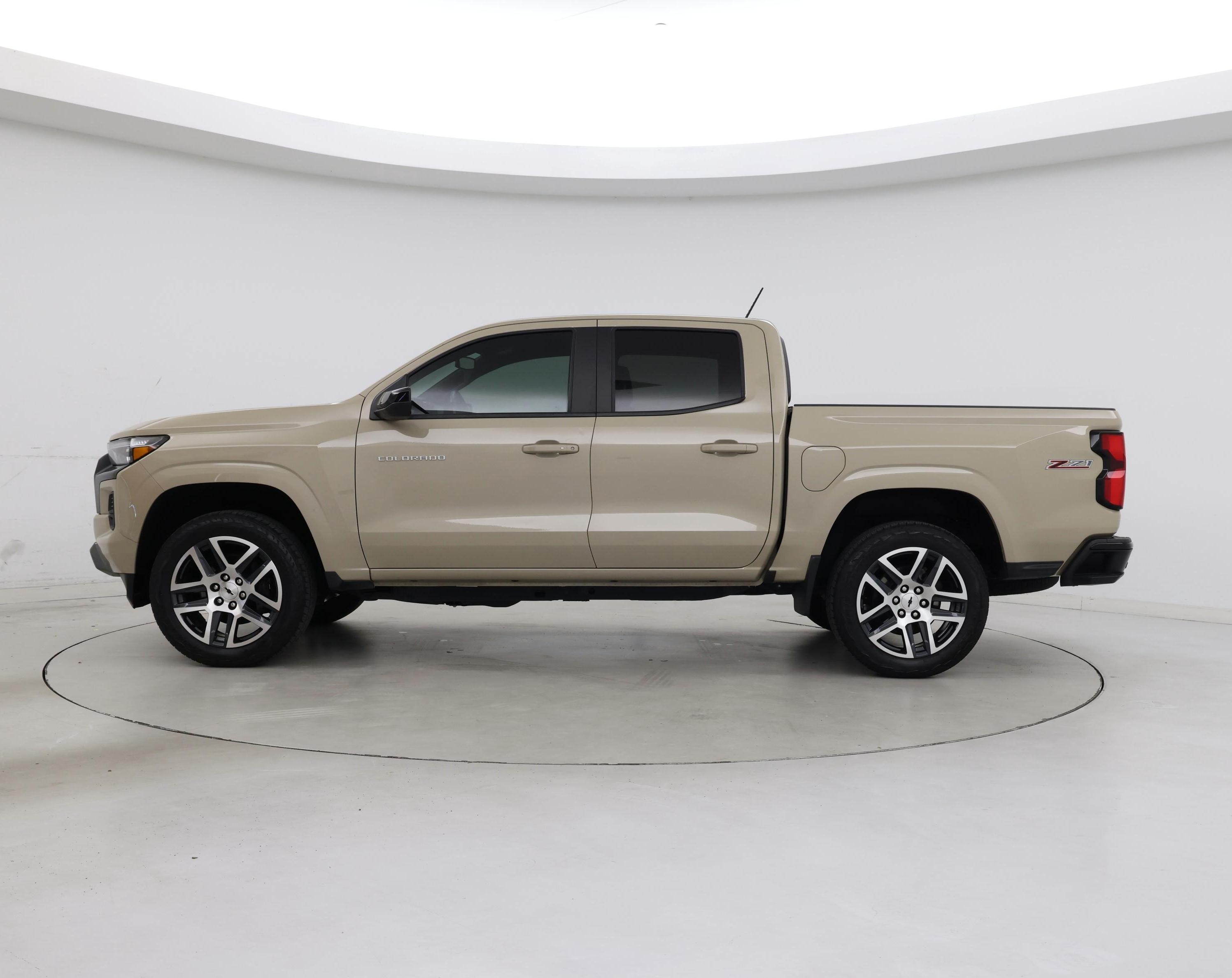 Thumbnail: 2024 Chevrolet Colorado - 3