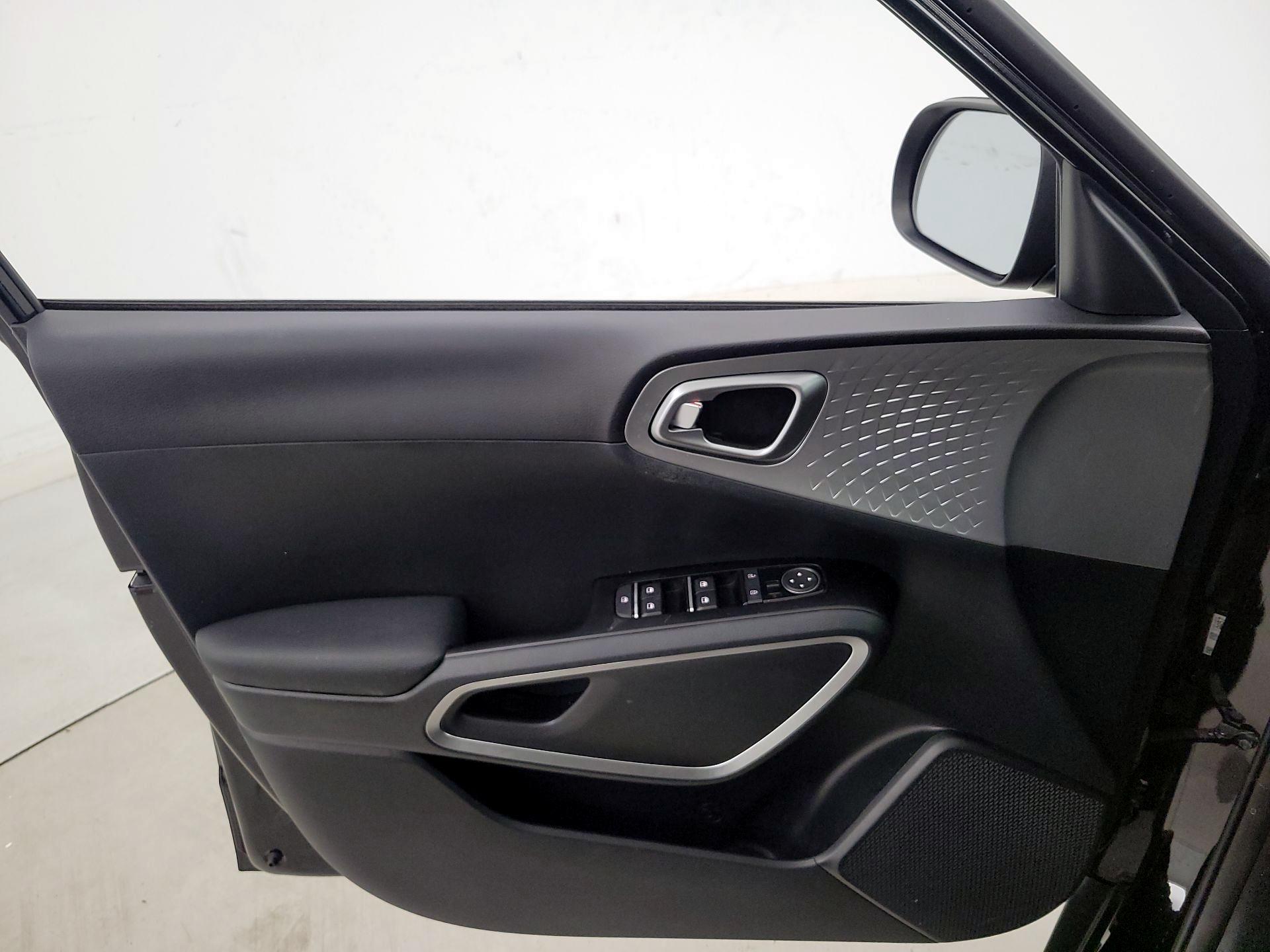 Thumbnail: 2022 Kia Soul - 12